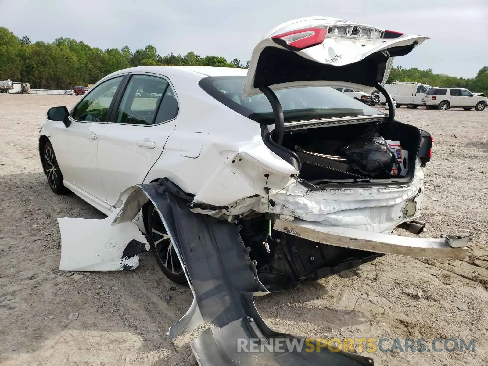 3 Photograph of a damaged car 4T1B11HK6KU744663 TOYOTA CAMRY 2019