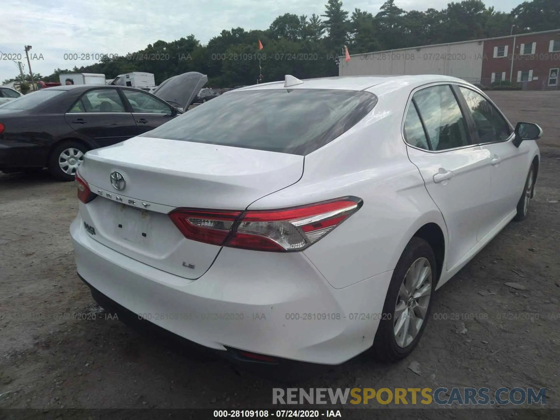 4 Photograph of a damaged car 4T1B11HK6KU755582 TOYOTA CAMRY 2019