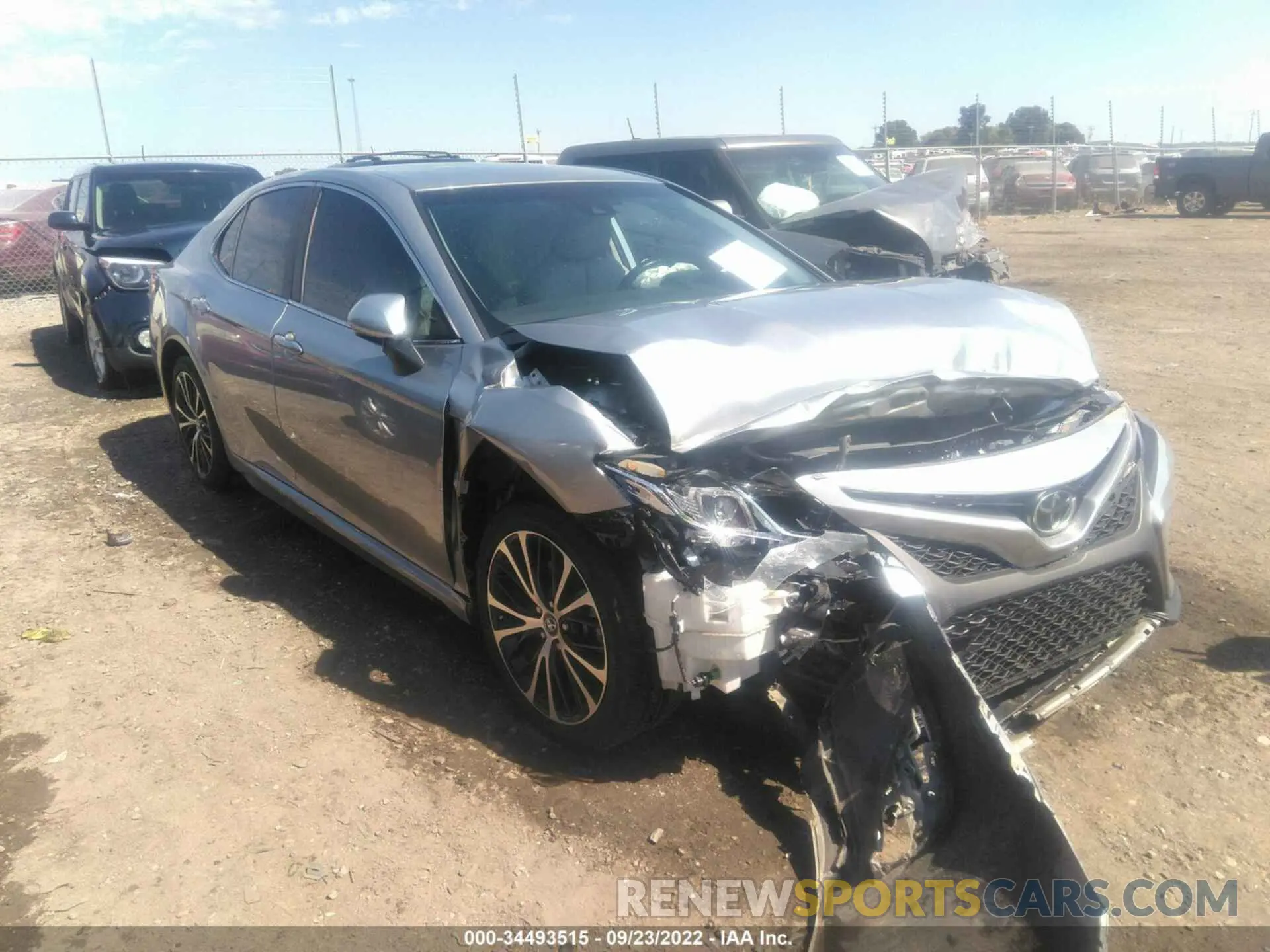 1 Фотография поврежденного автомобиля 4T1B11HK6KU757834 TOYOTA CAMRY 2019