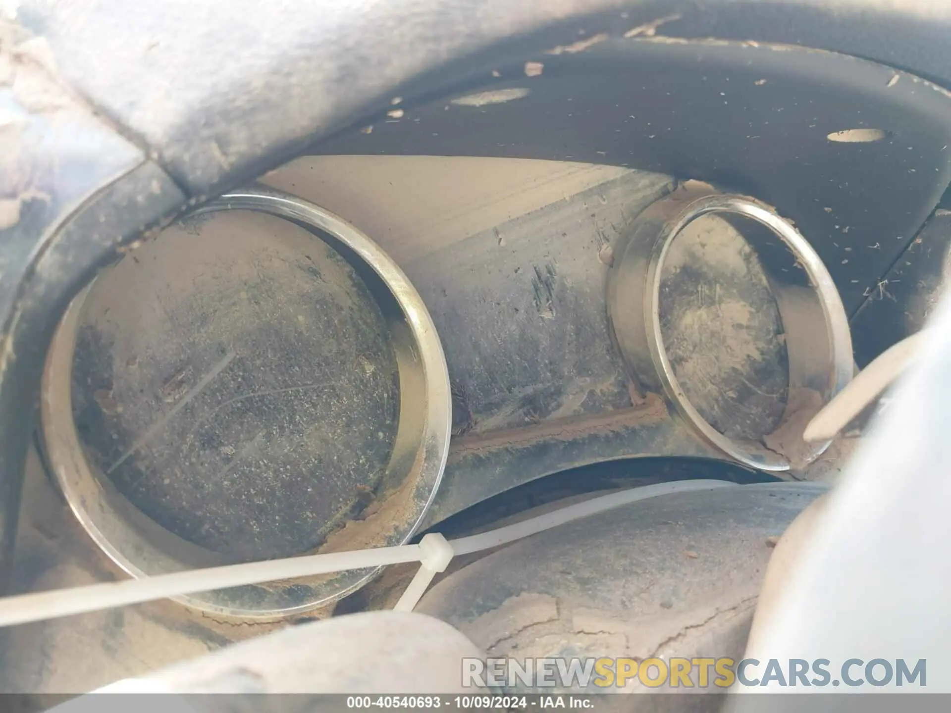 16 Photograph of a damaged car 4T1B11HK6KU757848 TOYOTA CAMRY 2019