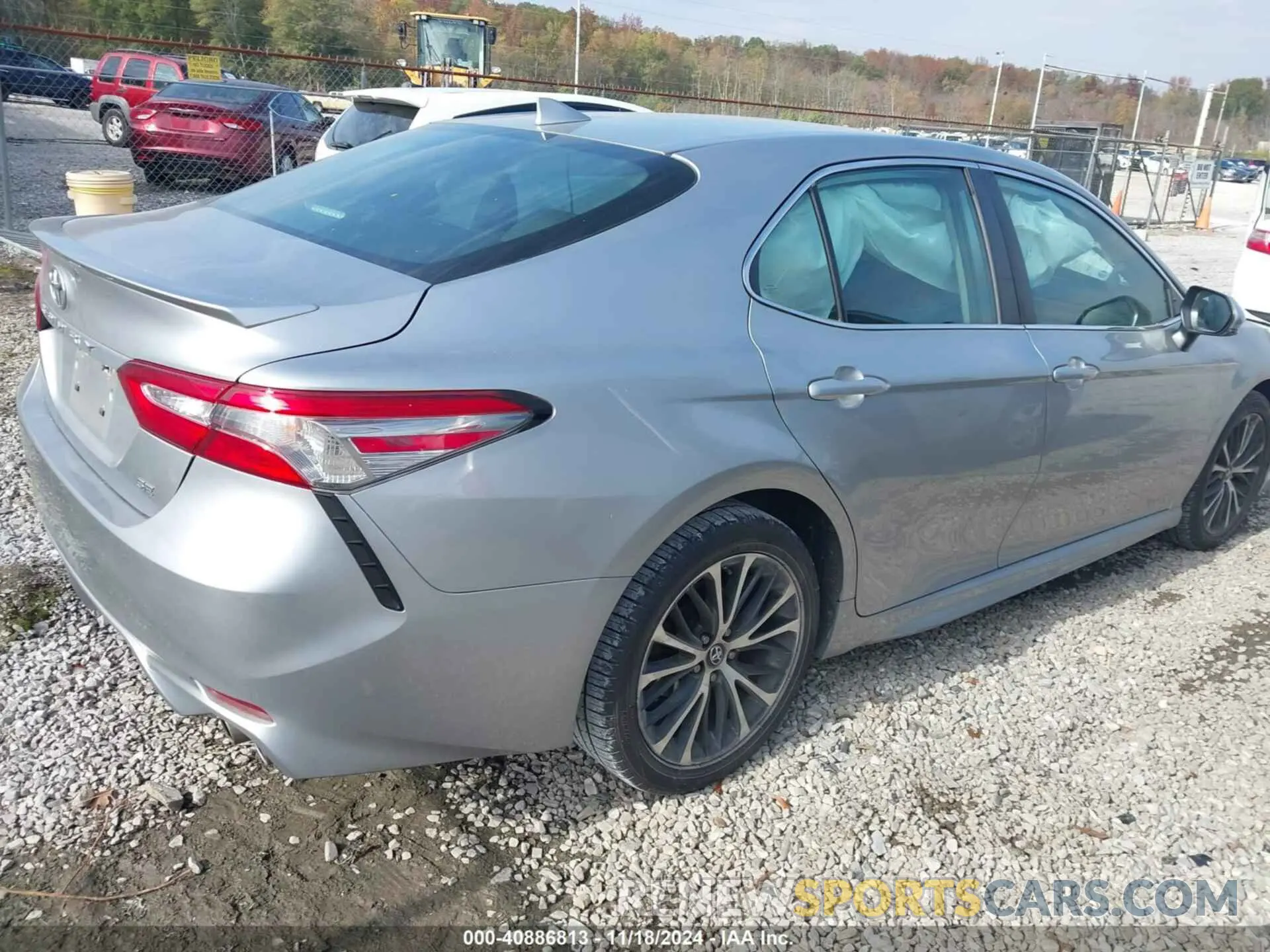 4 Фотография поврежденного автомобиля 4T1B11HK6KU759275 TOYOTA CAMRY 2019