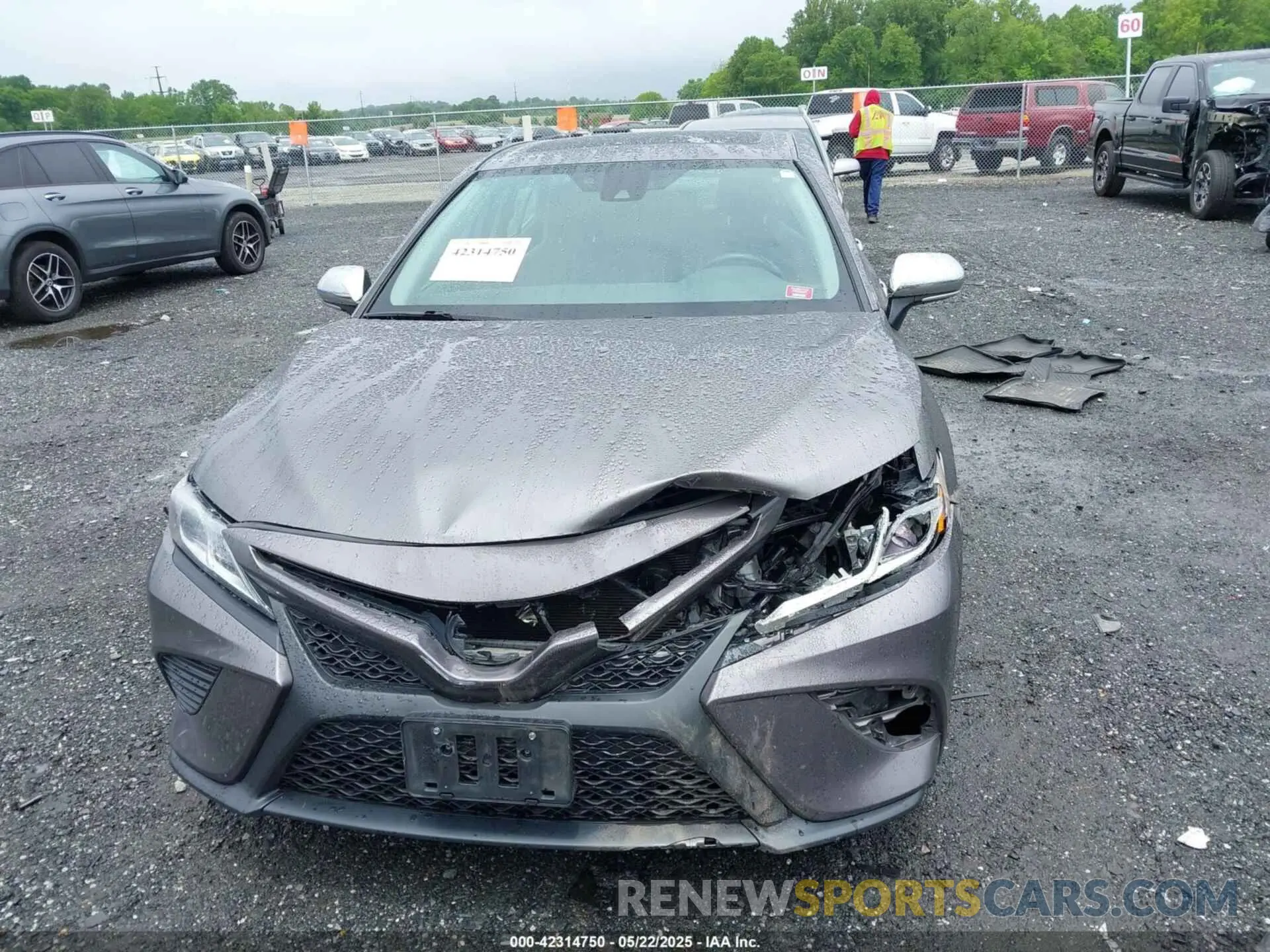 12 Photograph of a damaged car 4T1B11HK6KU778697 TOYOTA CAMRY 2019
