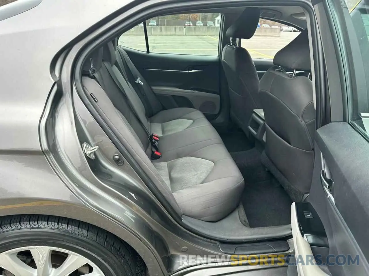 6 Фотография поврежденного автомобиля 4T1B11HK6KU787366 TOYOTA CAMRY 2019