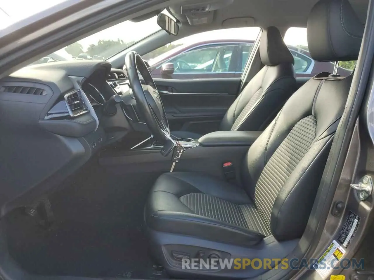 7 Фотография поврежденного автомобиля 4T1B11HK6KU795547 TOYOTA CAMRY 2019