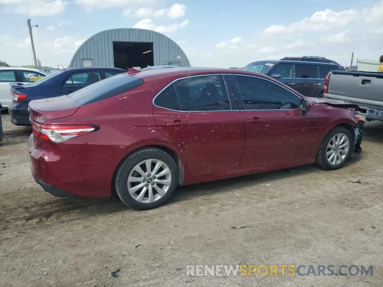 3 Фотография поврежденного автомобиля 4T1B11HK6KU817630 TOYOTA CAMRY 2019