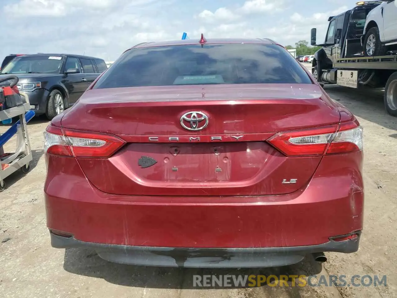 6 Фотография поврежденного автомобиля 4T1B11HK6KU817630 TOYOTA CAMRY 2019