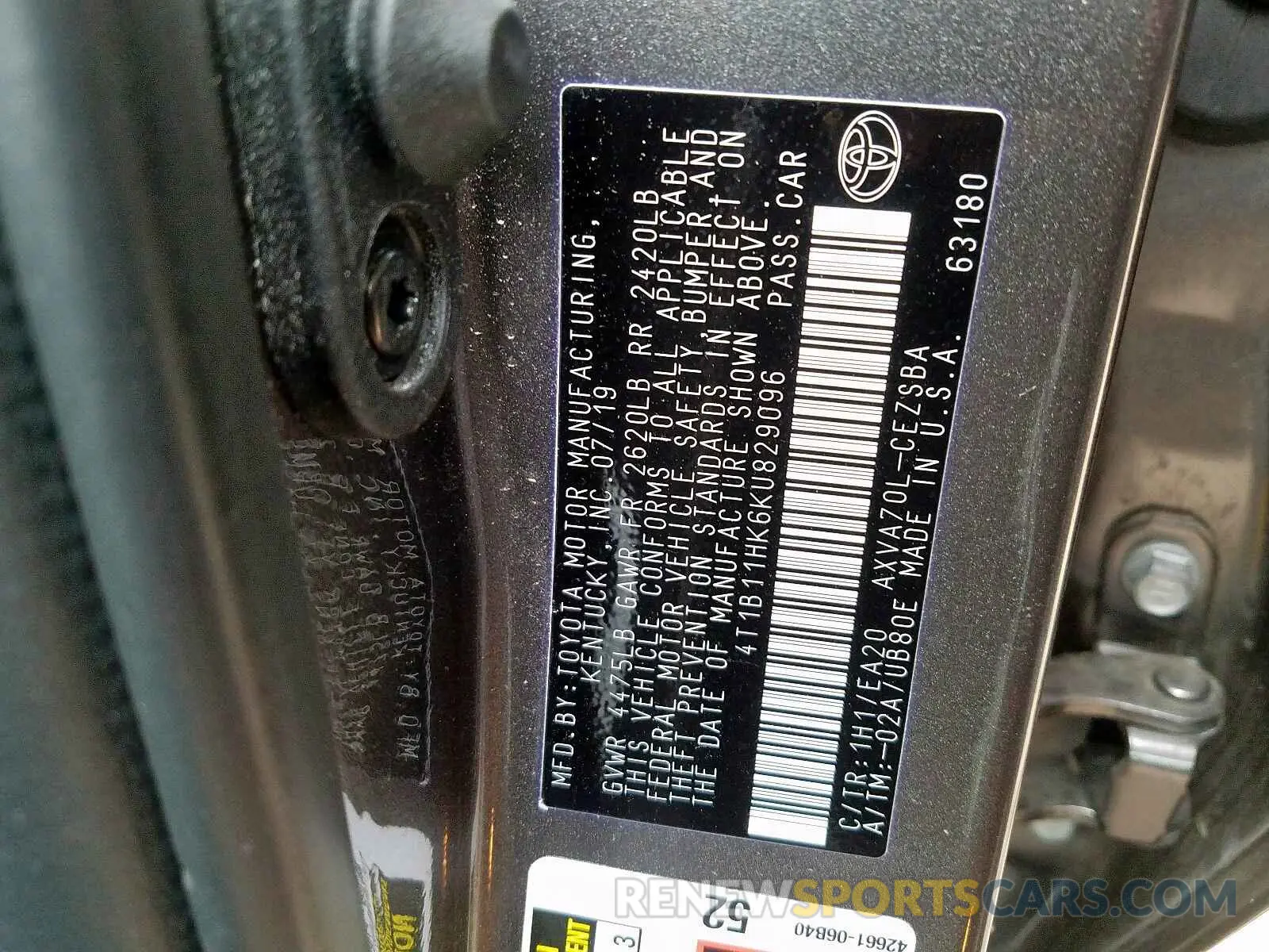 10 Photograph of a damaged car 4T1B11HK6KU829096 TOYOTA CAMRY 2019