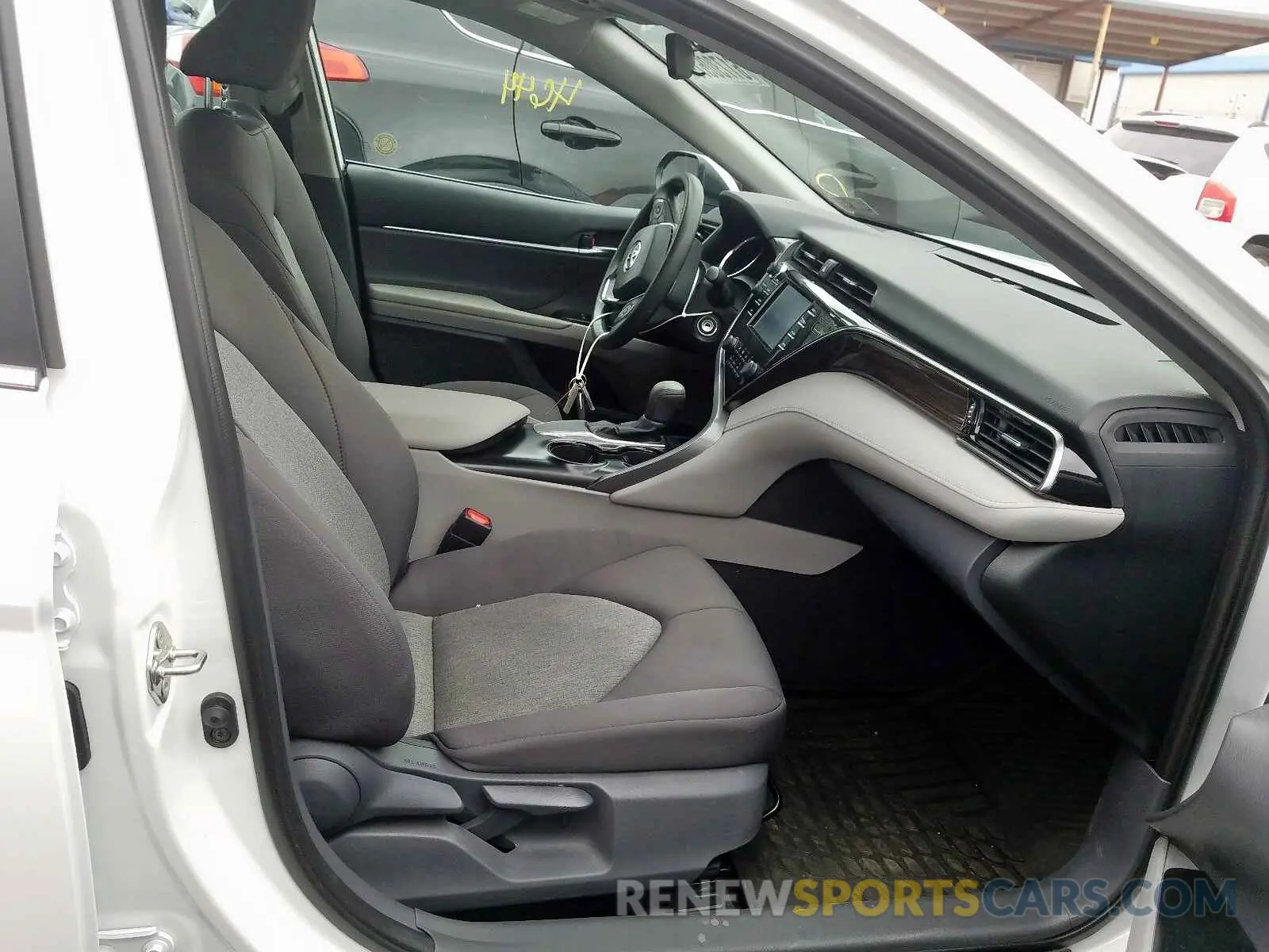 5 Photograph of a damaged car 4T1B11HK6KU832564 TOYOTA CAMRY 2019
