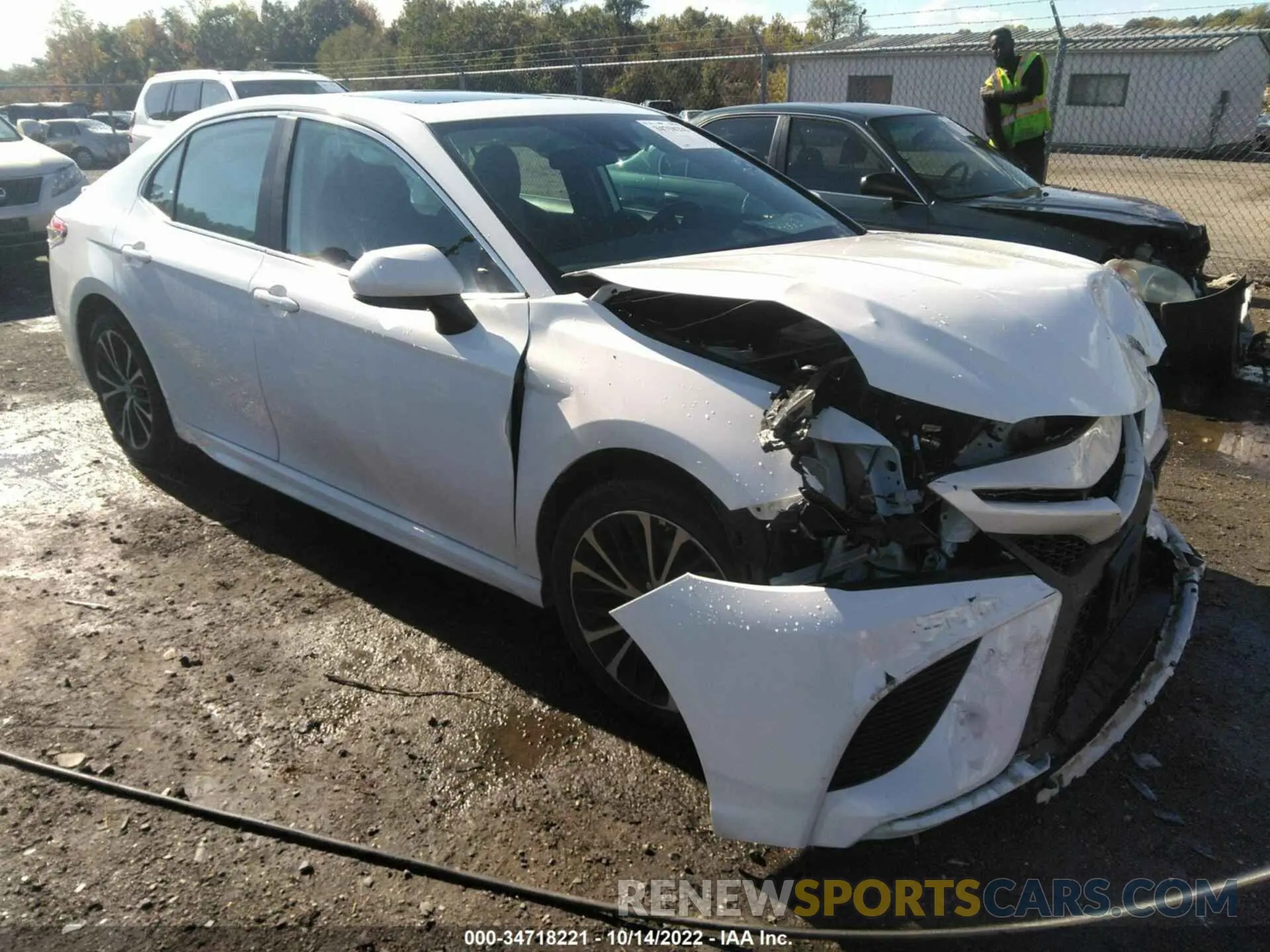 1 Фотография поврежденного автомобиля 4T1B11HK6KU833813 TOYOTA CAMRY 2019