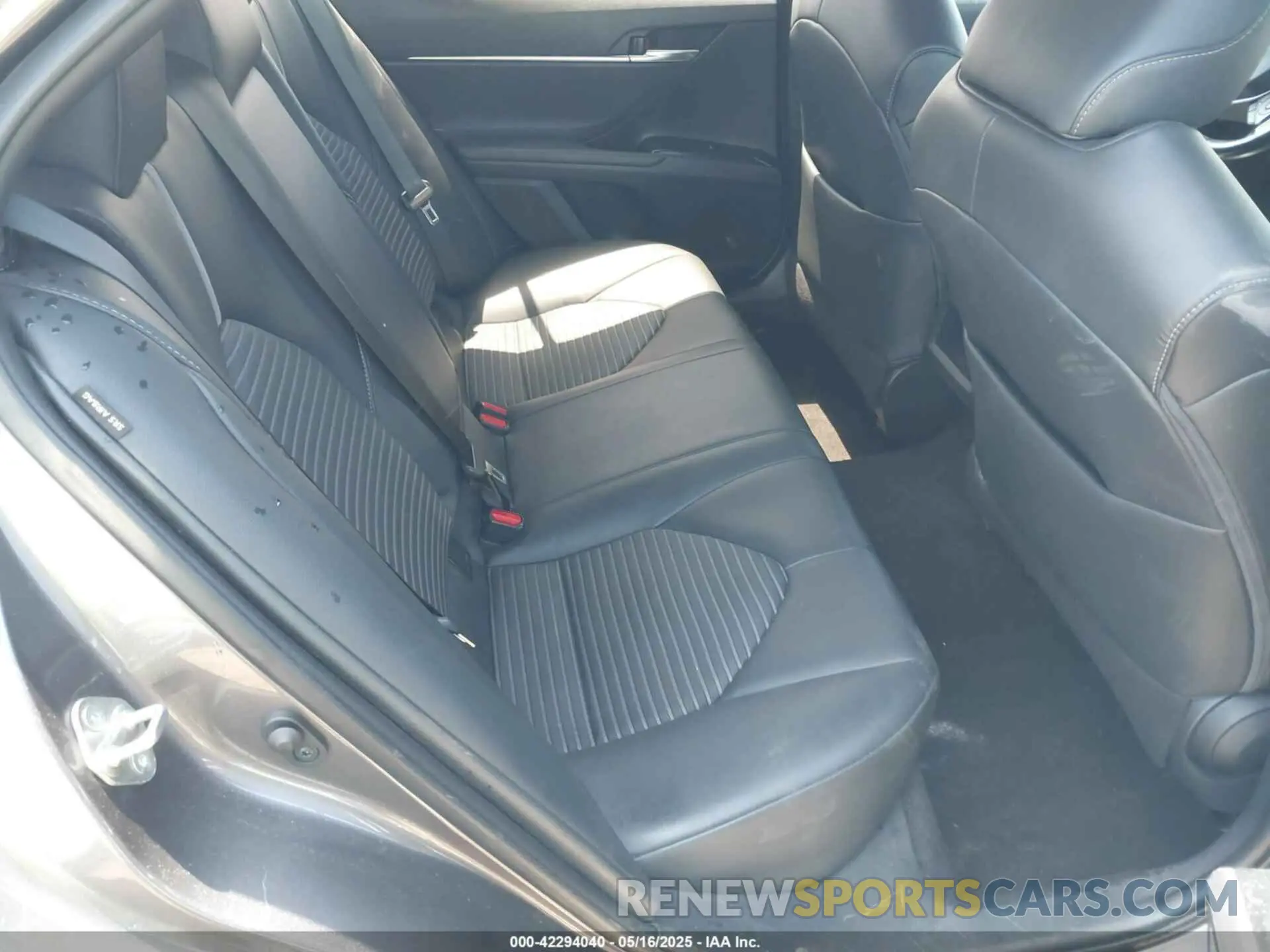 8 Photograph of a damaged car 4T1B11HK6KU842267 TOYOTA CAMRY 2019