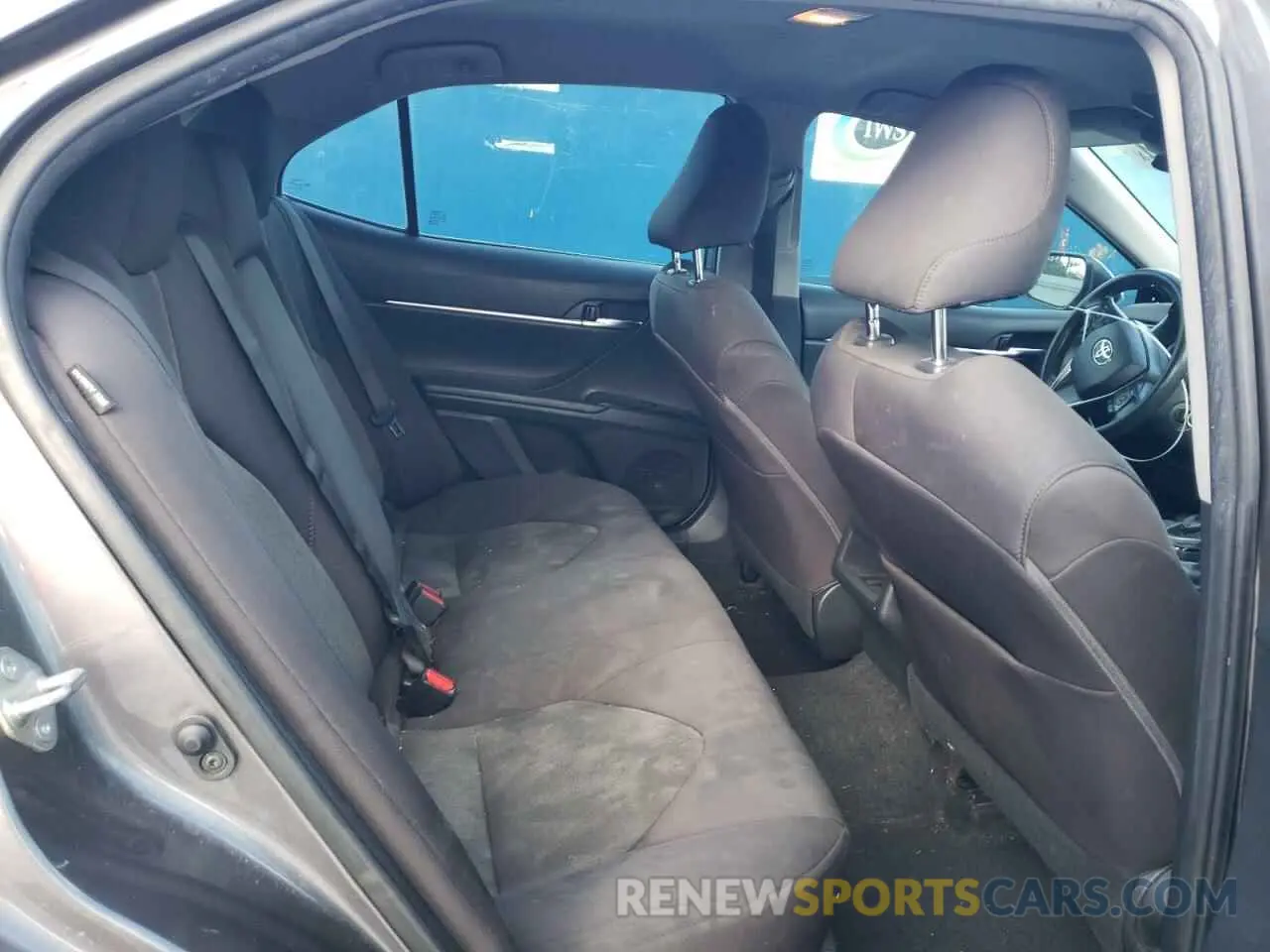 10 Photograph of a damaged car 4T1B11HK6KU846402 TOYOTA CAMRY 2019