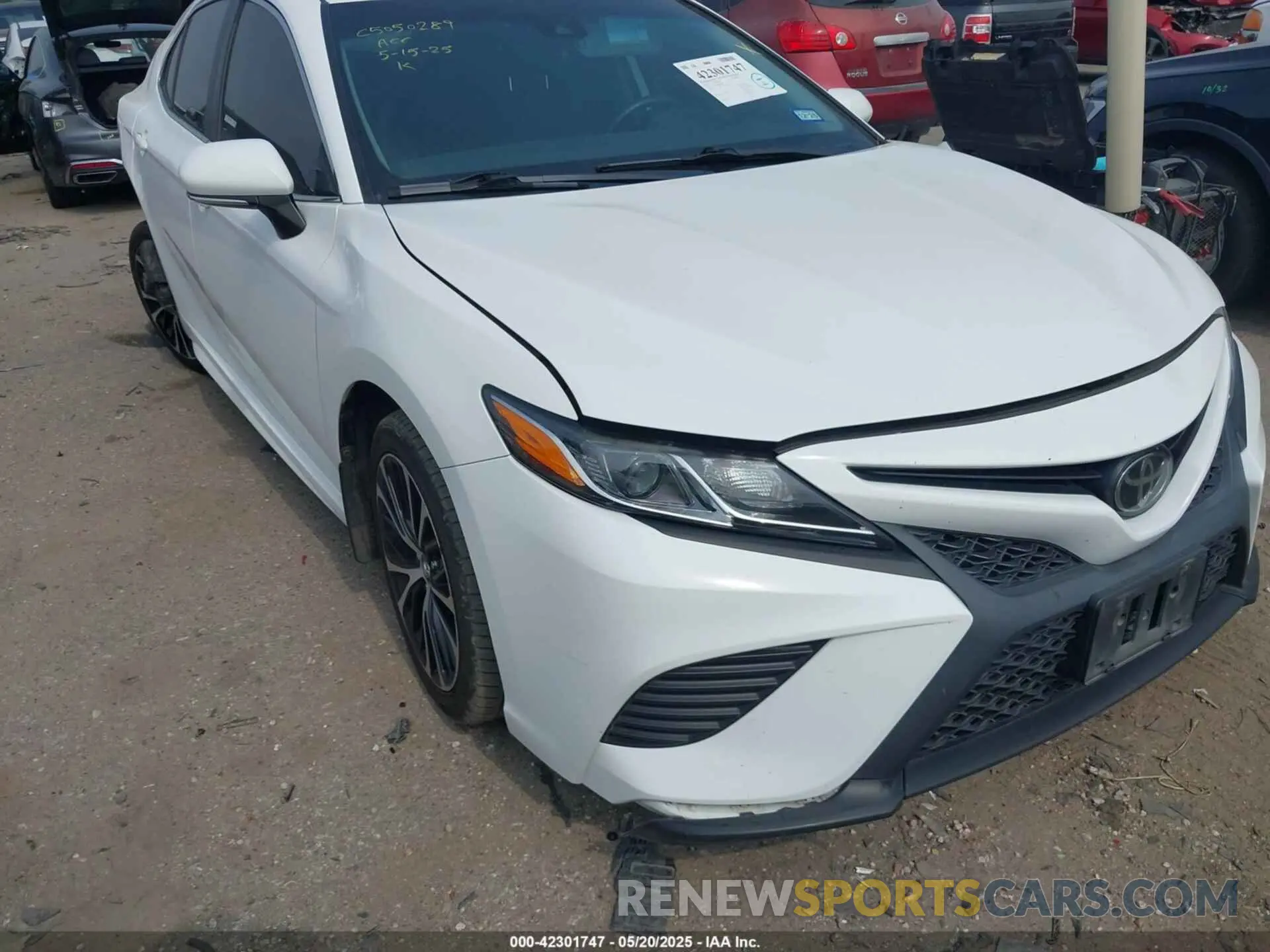 1 Фотография поврежденного автомобиля 4T1B11HK6KU847730 TOYOTA CAMRY 2019
