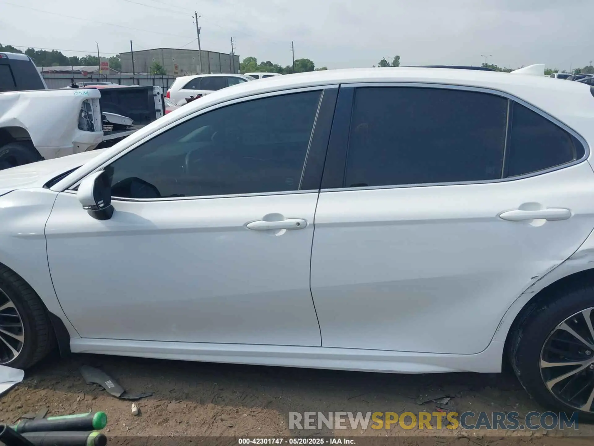 14 Фотография поврежденного автомобиля 4T1B11HK6KU847730 TOYOTA CAMRY 2019