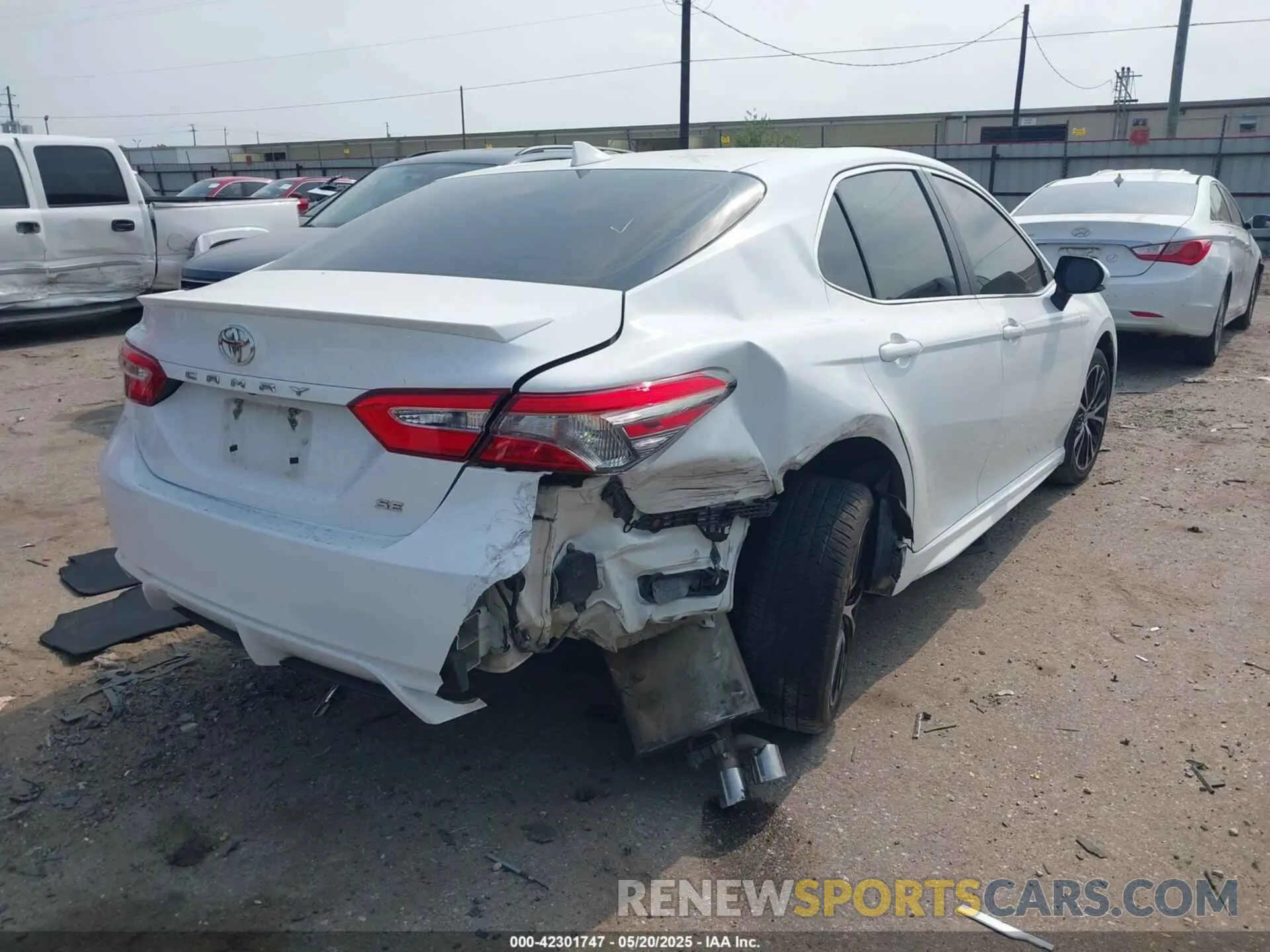 4 Фотография поврежденного автомобиля 4T1B11HK6KU847730 TOYOTA CAMRY 2019