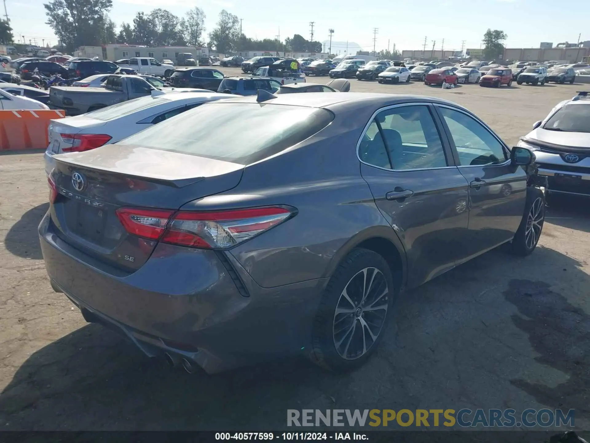 4 Photograph of a damaged car 4T1B11HK7KU163060 TOYOTA CAMRY 2019