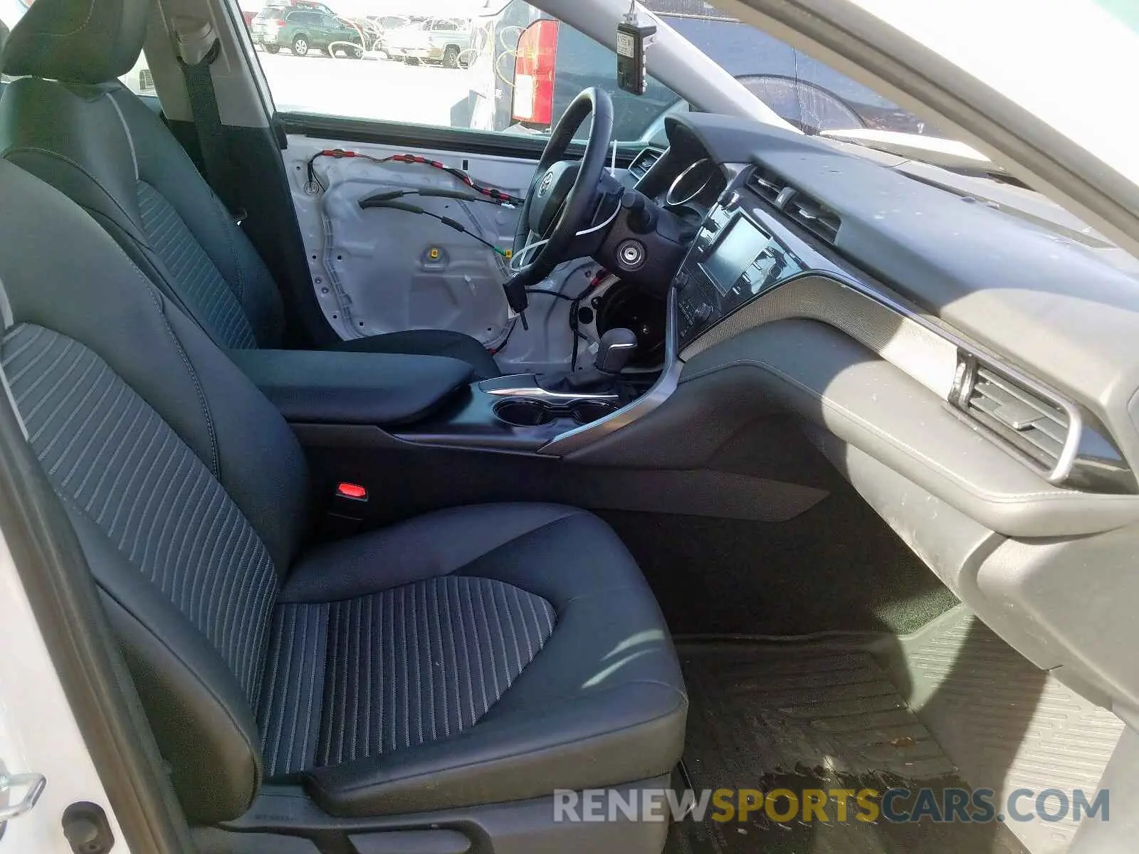 5 Photograph of a damaged car 4T1B11HK7KU164385 TOYOTA CAMRY 2019
