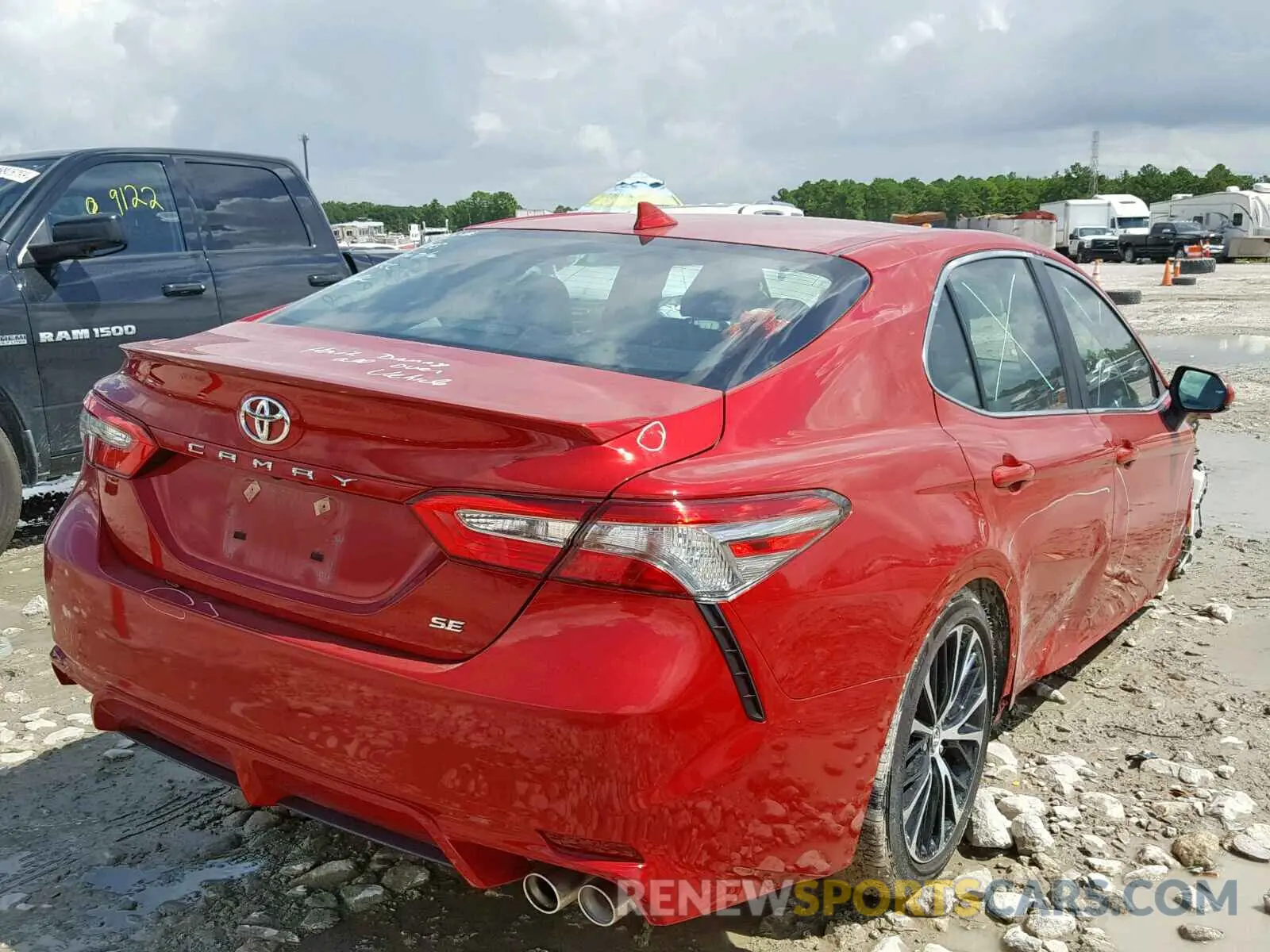 4 Photograph of a damaged car 4T1B11HK7KU186497 TOYOTA CAMRY 2019
