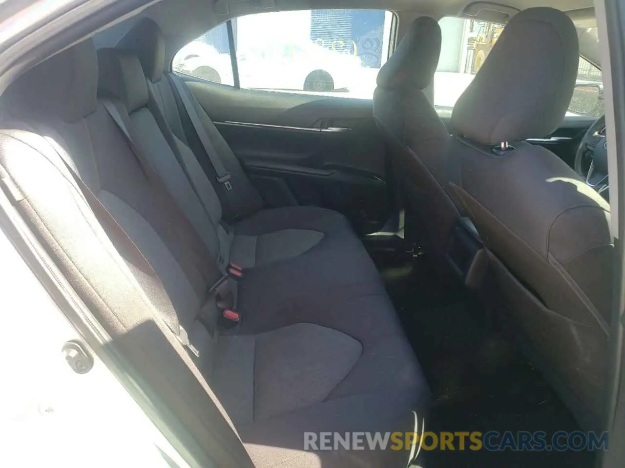 6 Photograph of a damaged car 4T1B11HK7KU204366 TOYOTA CAMRY 2019