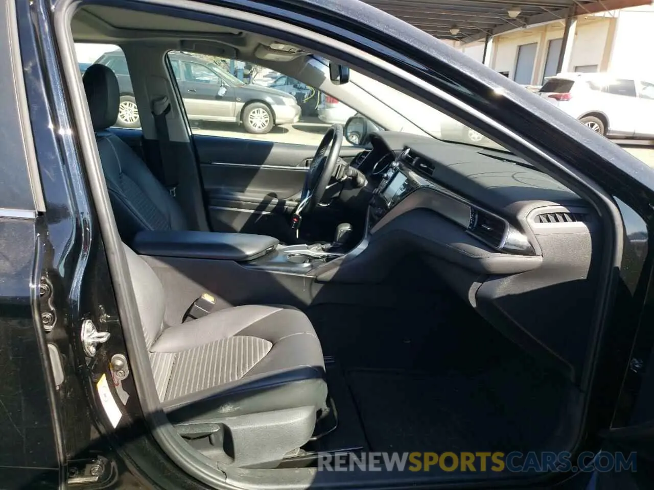 5 Фотография поврежденного автомобиля 4T1B11HK7KU245337 TOYOTA CAMRY 2019