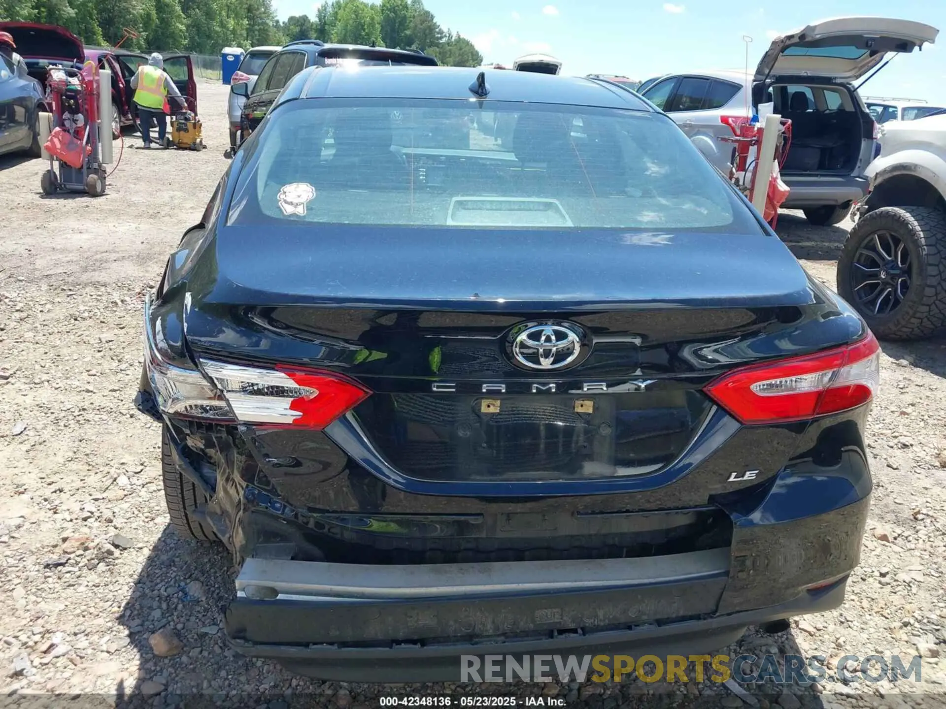 16 Photograph of a damaged car 4T1B11HK7KU254412 TOYOTA CAMRY 2019