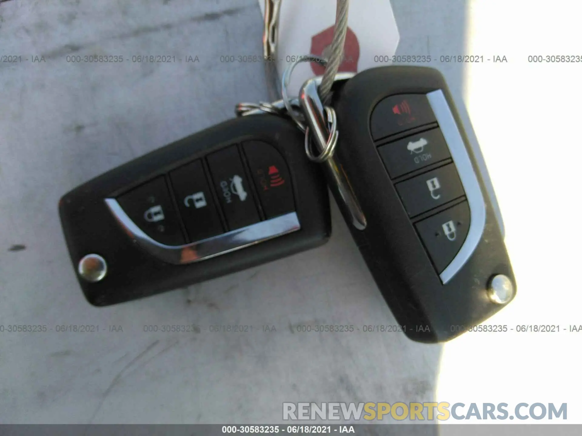 11 Photograph of a damaged car 4T1B11HK7KU255978 TOYOTA CAMRY 2019