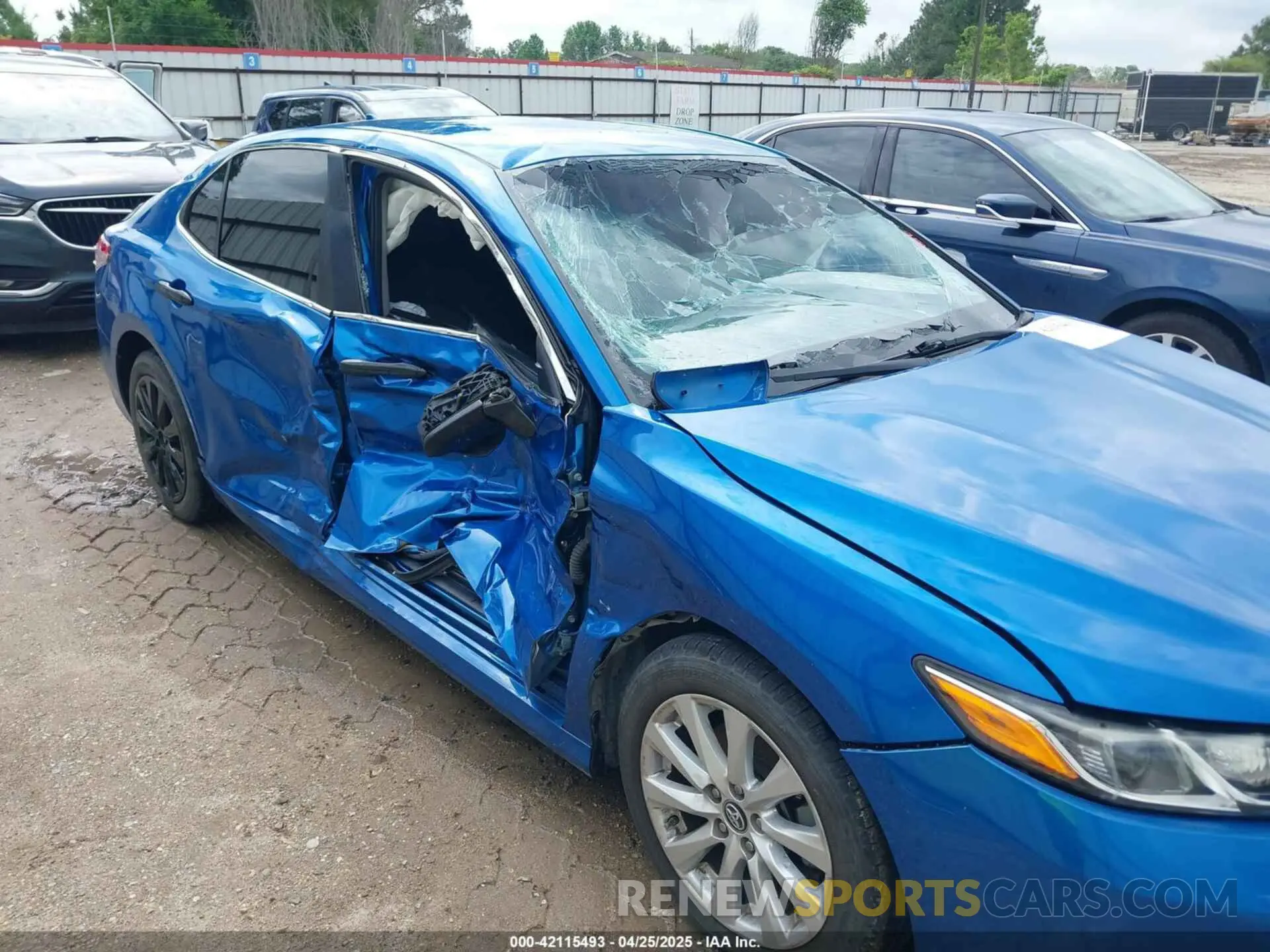 6 Photograph of a damaged car 4T1B11HK7KU259920 TOYOTA CAMRY 2019