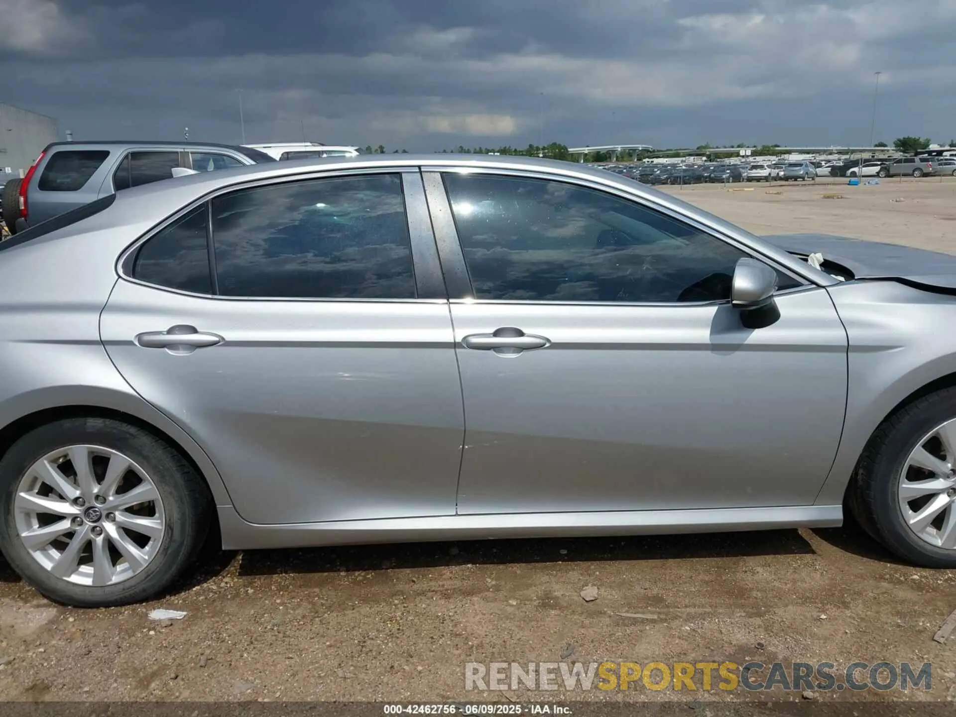 13 Photograph of a damaged car 4T1B11HK7KU262509 TOYOTA CAMRY 2019