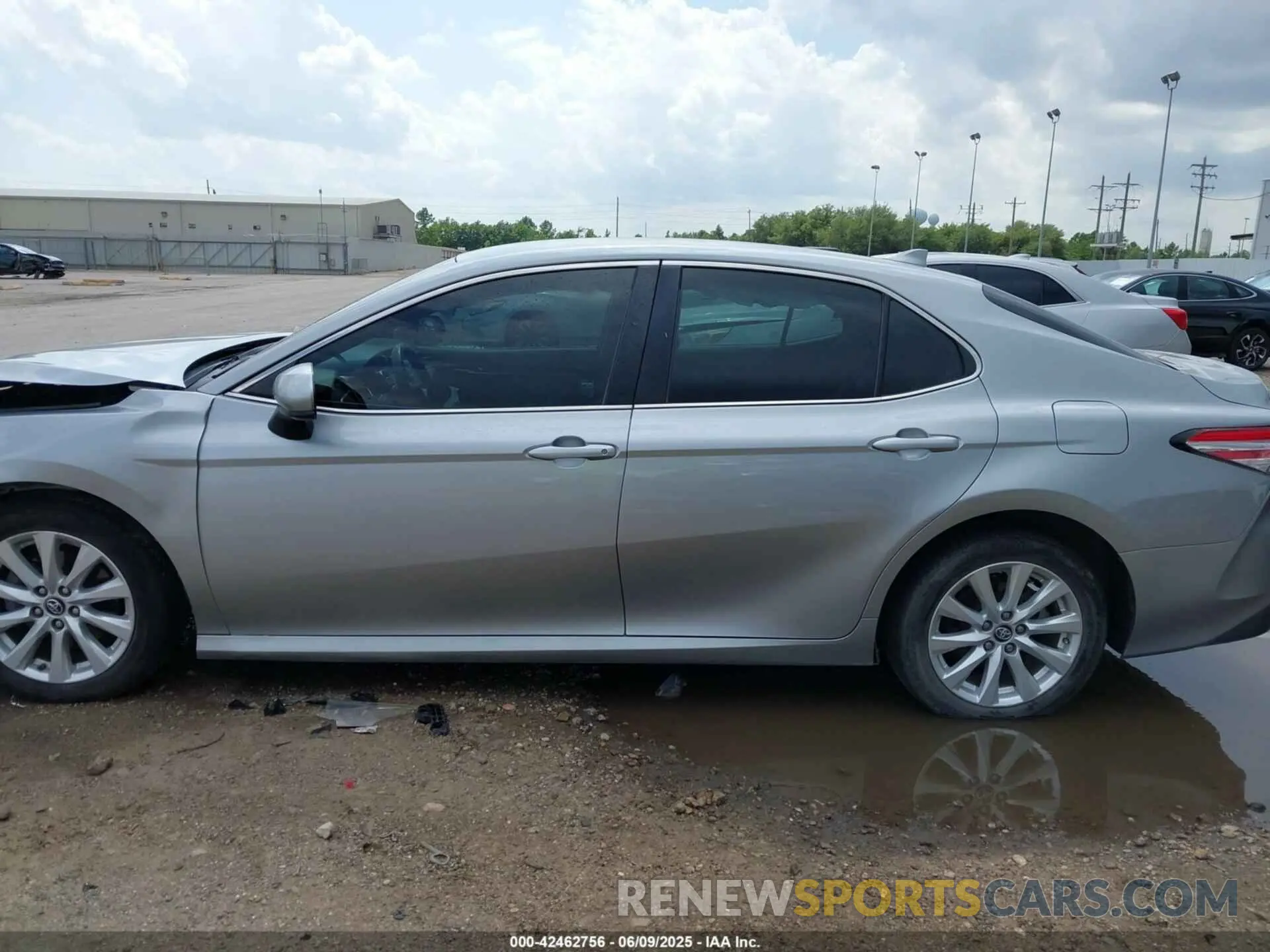 14 Photograph of a damaged car 4T1B11HK7KU262509 TOYOTA CAMRY 2019