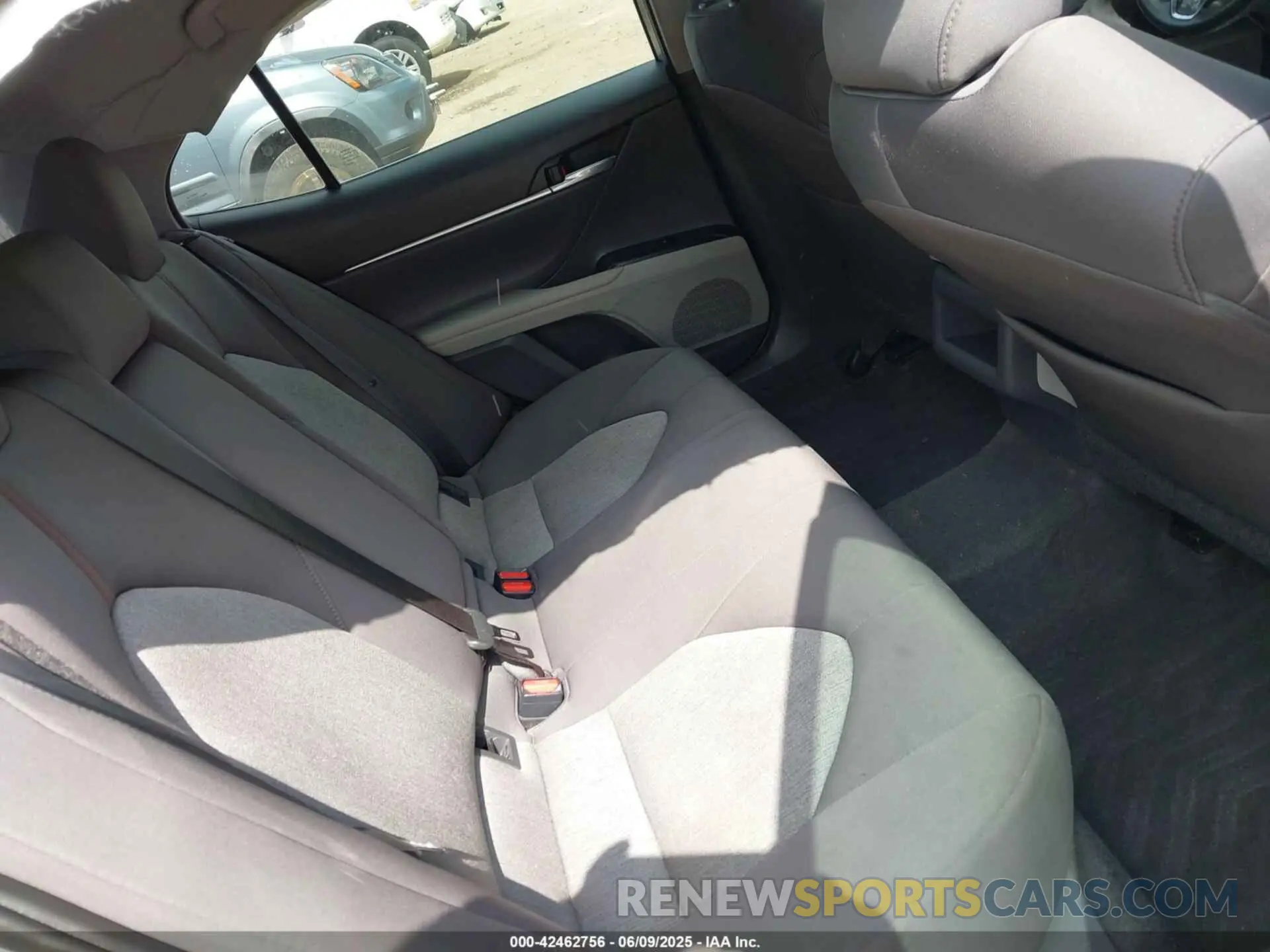 8 Photograph of a damaged car 4T1B11HK7KU262509 TOYOTA CAMRY 2019