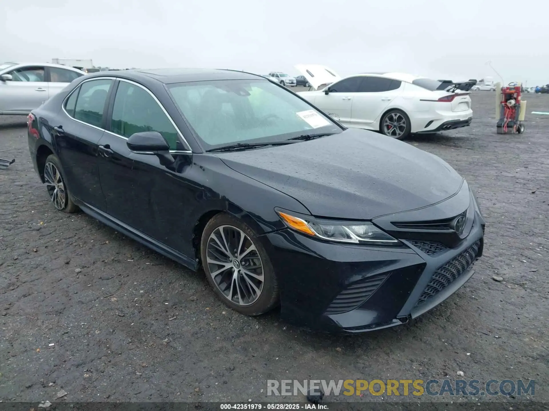 1 Фотография поврежденного автомобиля 4T1B11HK7KU681167 TOYOTA CAMRY 2019