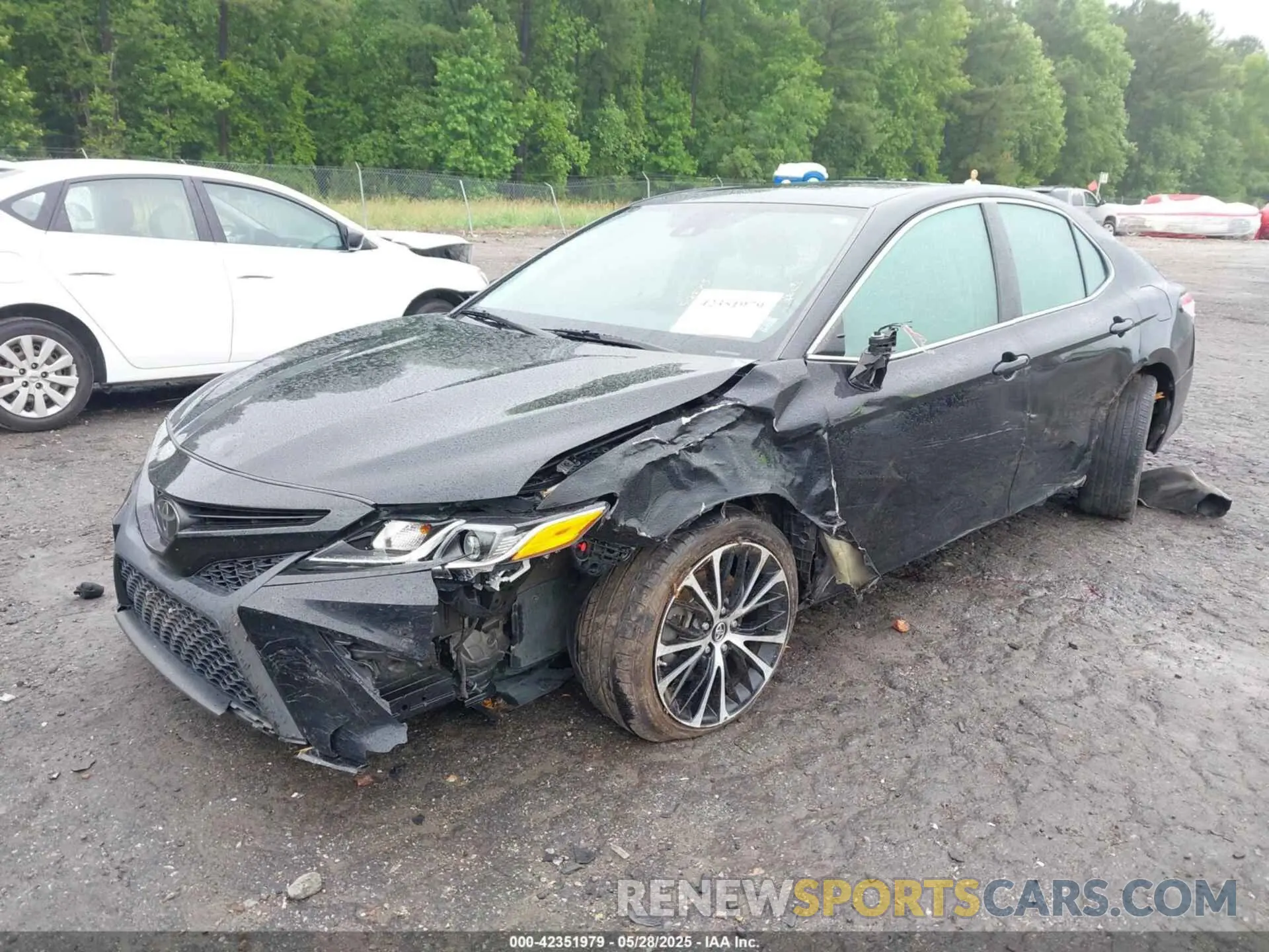 2 Фотография поврежденного автомобиля 4T1B11HK7KU681167 TOYOTA CAMRY 2019