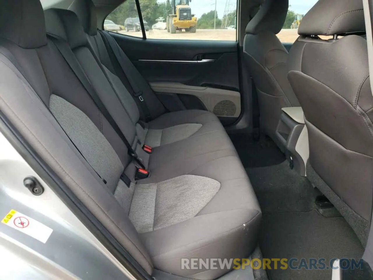 6 Photograph of a damaged car 4T1B11HK7KU685283 TOYOTA CAMRY 2019