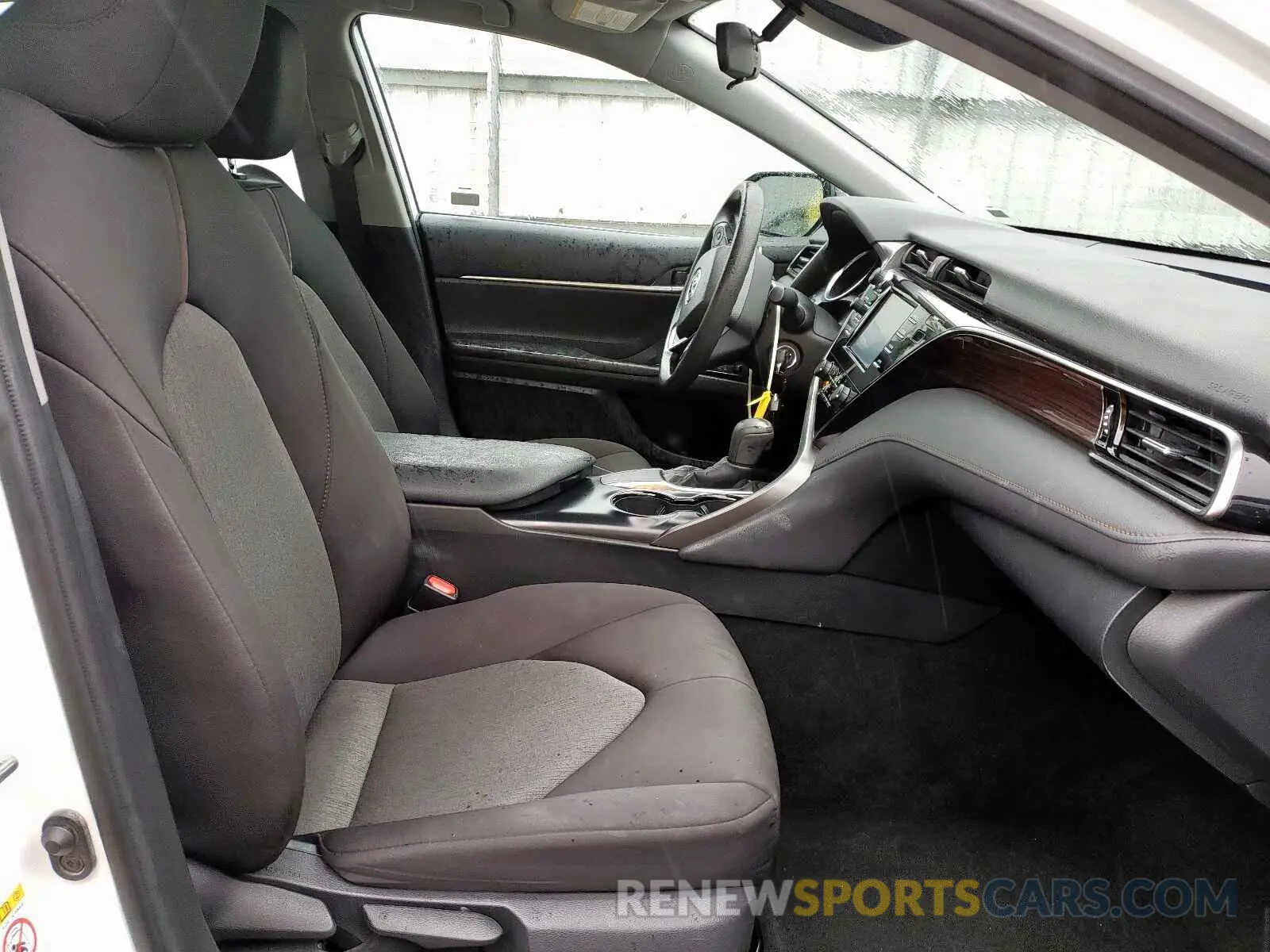 5 Photograph of a damaged car 4T1B11HK7KU694100 TOYOTA CAMRY 2019