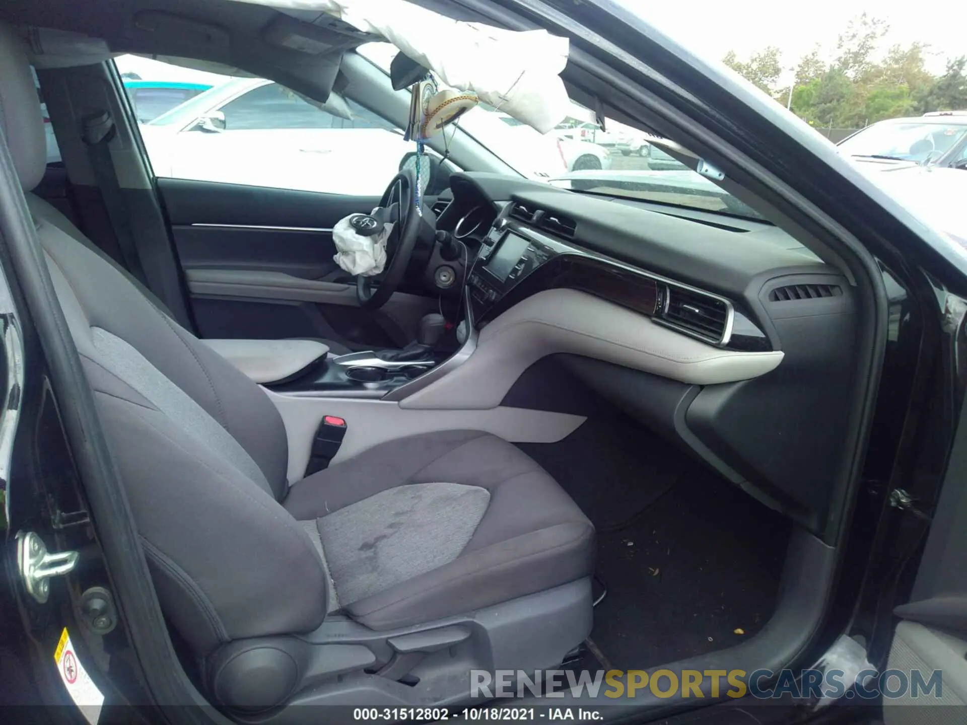 5 Photograph of a damaged car 4T1B11HK7KU694226 TOYOTA CAMRY 2019