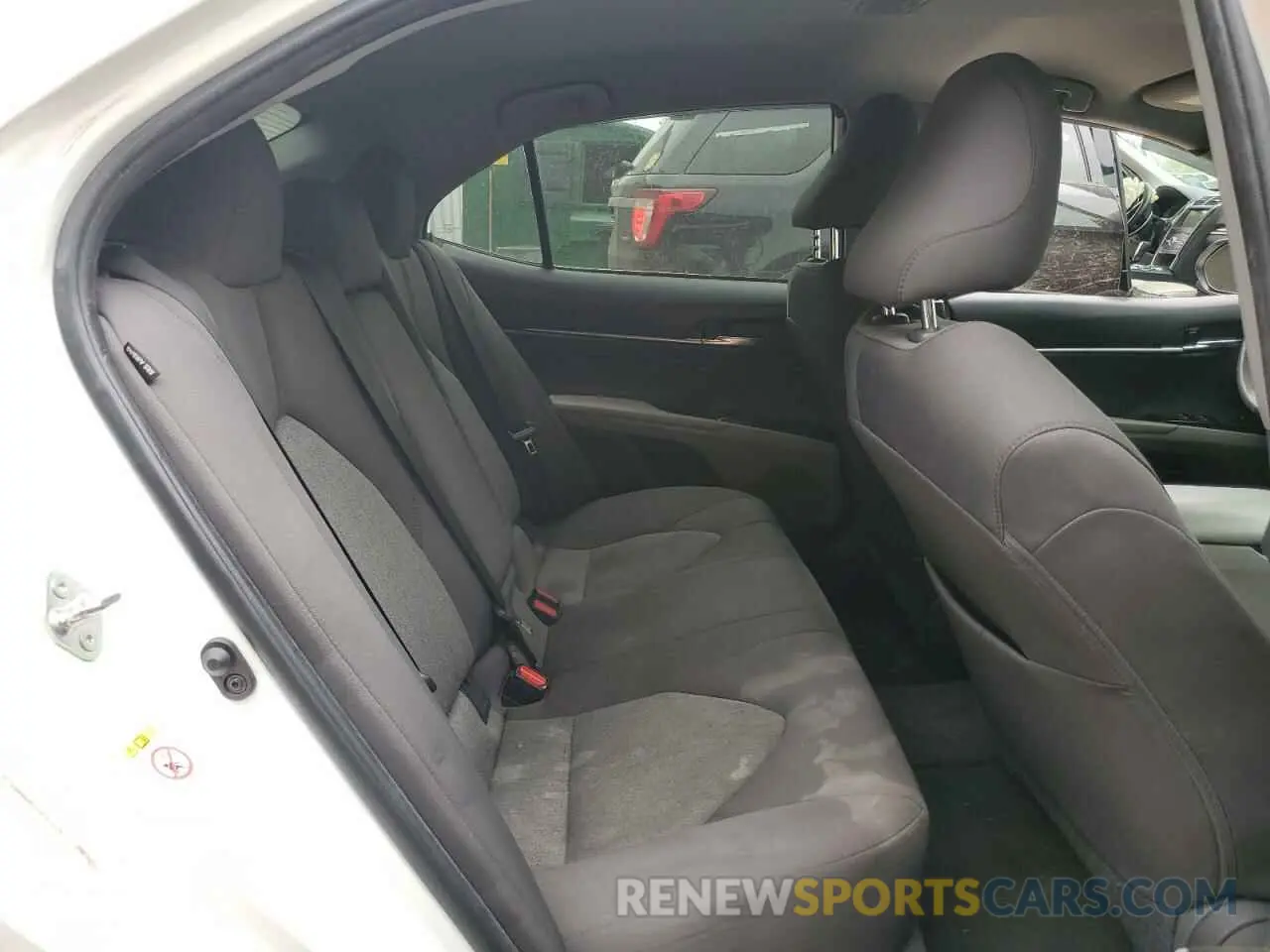 10 Photograph of a damaged car 4T1B11HK7KU698017 TOYOTA CAMRY 2019