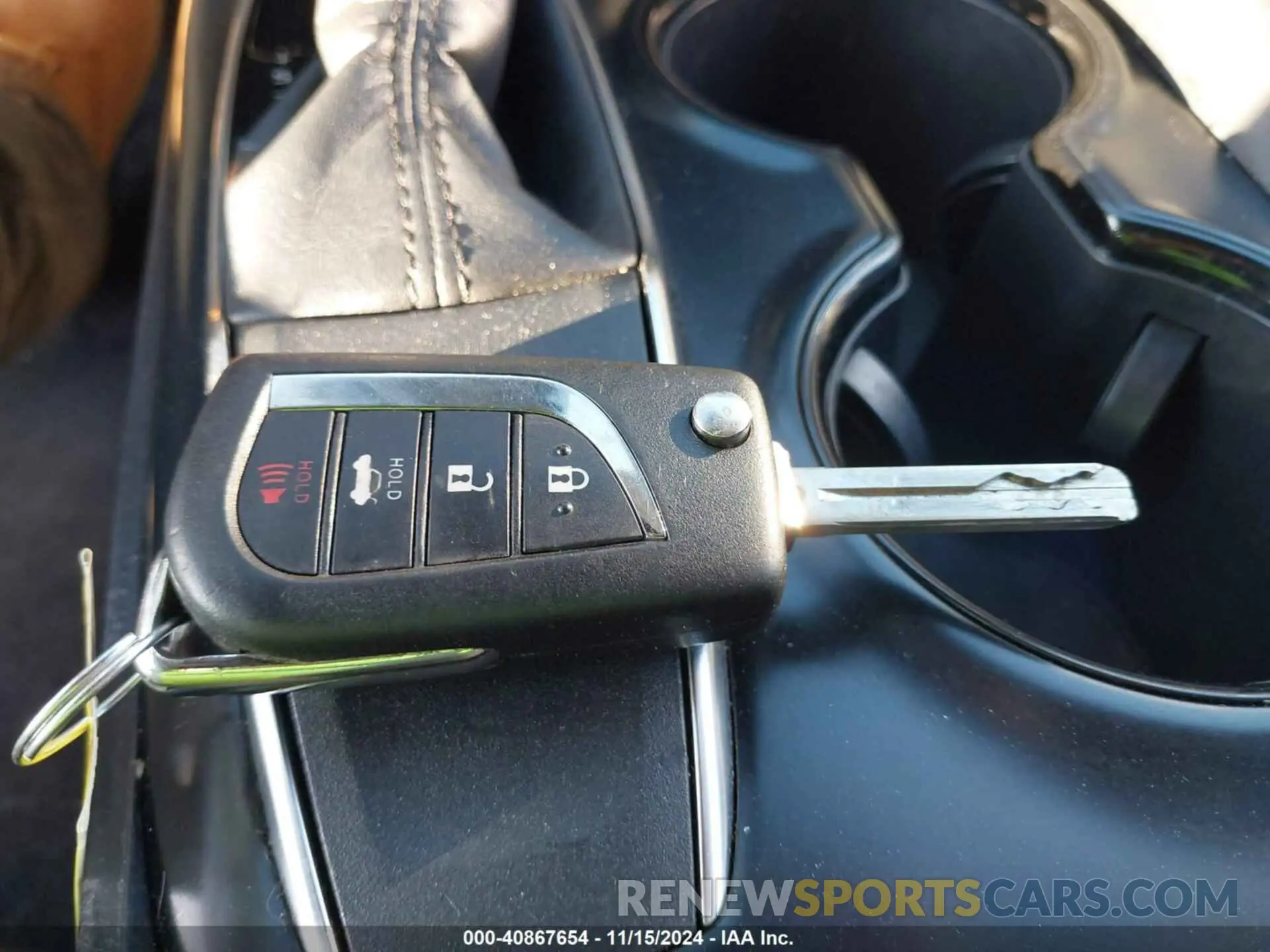 11 Photograph of a damaged car 4T1B11HK7KU702857 TOYOTA CAMRY 2019