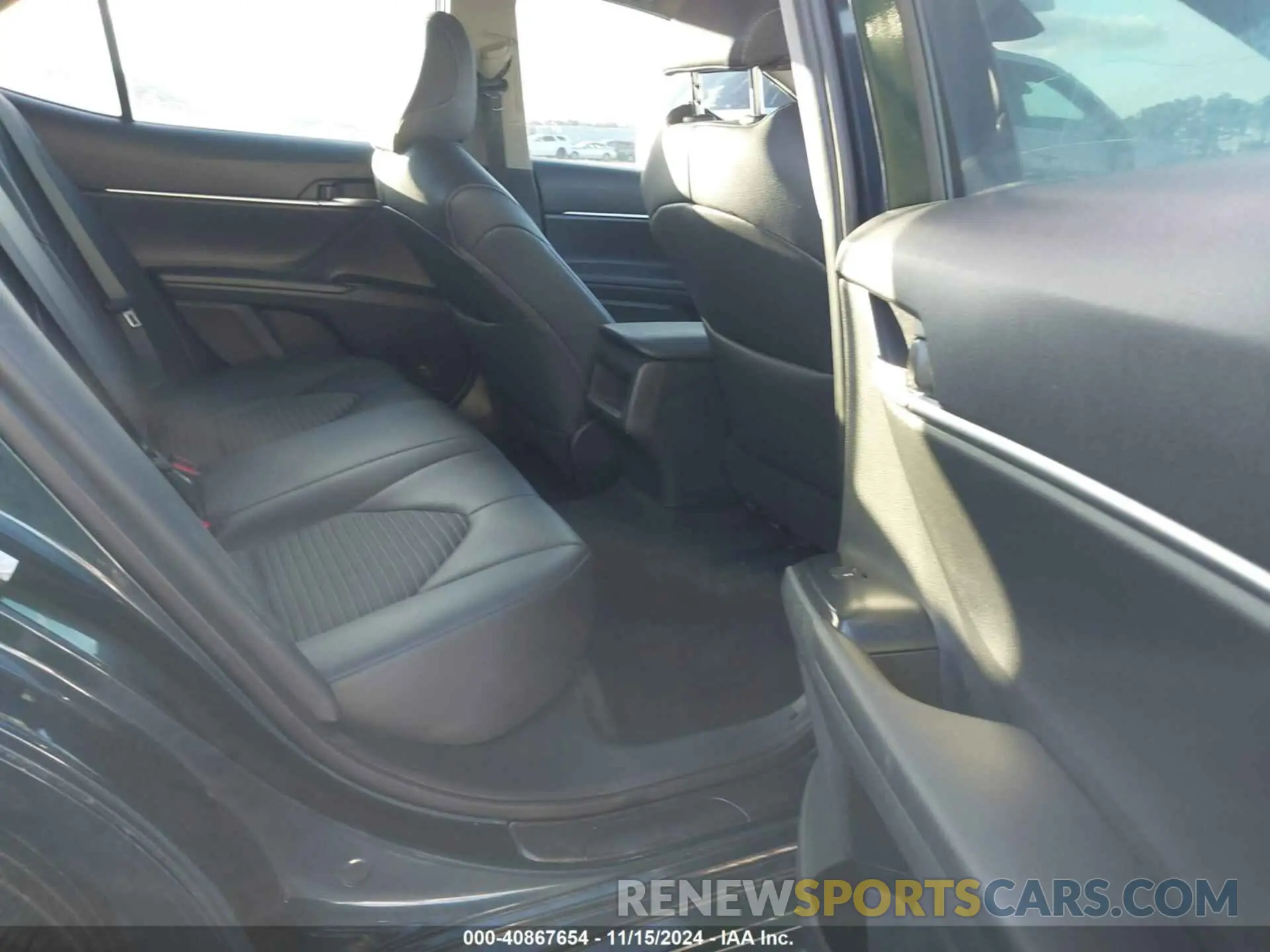8 Photograph of a damaged car 4T1B11HK7KU702857 TOYOTA CAMRY 2019