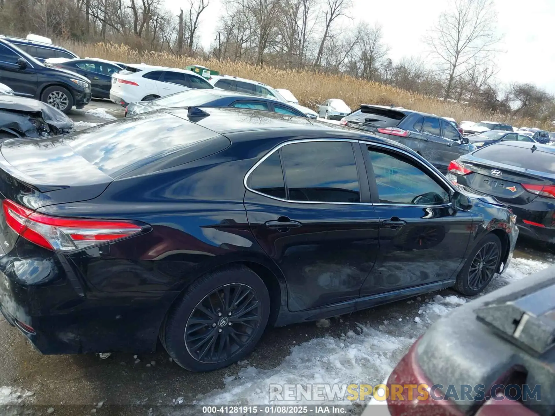 14 Photograph of a damaged car 4T1B11HK7KU718007 TOYOTA CAMRY 2019
