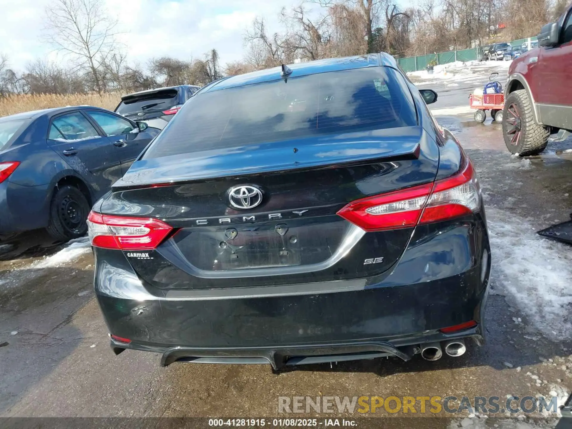 17 Photograph of a damaged car 4T1B11HK7KU718007 TOYOTA CAMRY 2019