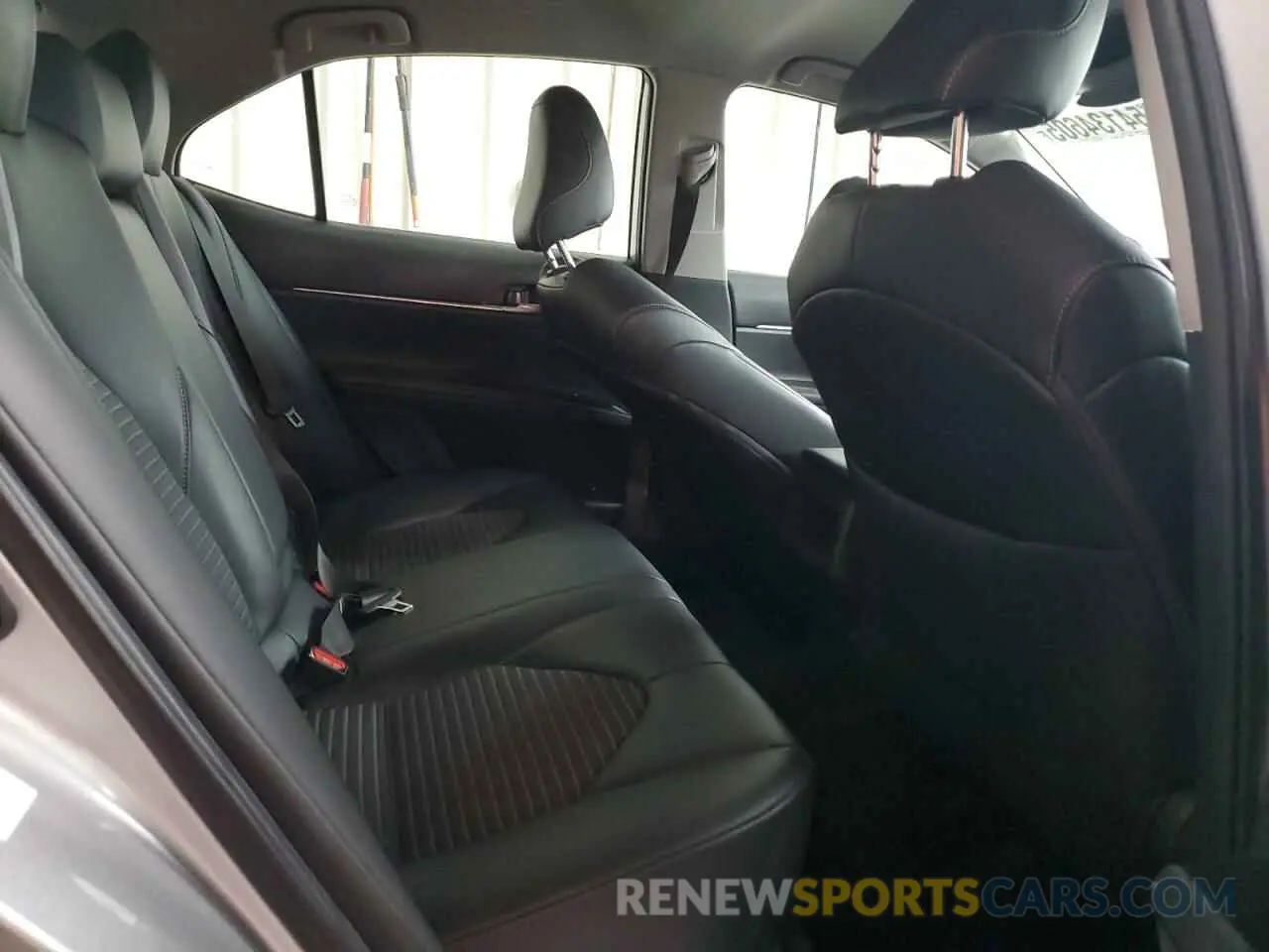 10 Photograph of a damaged car 4T1B11HK7KU720758 TOYOTA CAMRY 2019