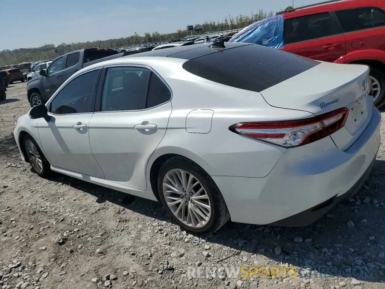 2 Фотография поврежденного автомобиля 4T1B11HK7KU734384 TOYOTA CAMRY 2019