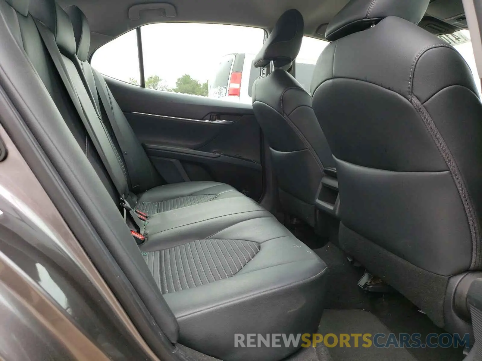 6 Photograph of a damaged car 4T1B11HK7KU736071 TOYOTA CAMRY 2019