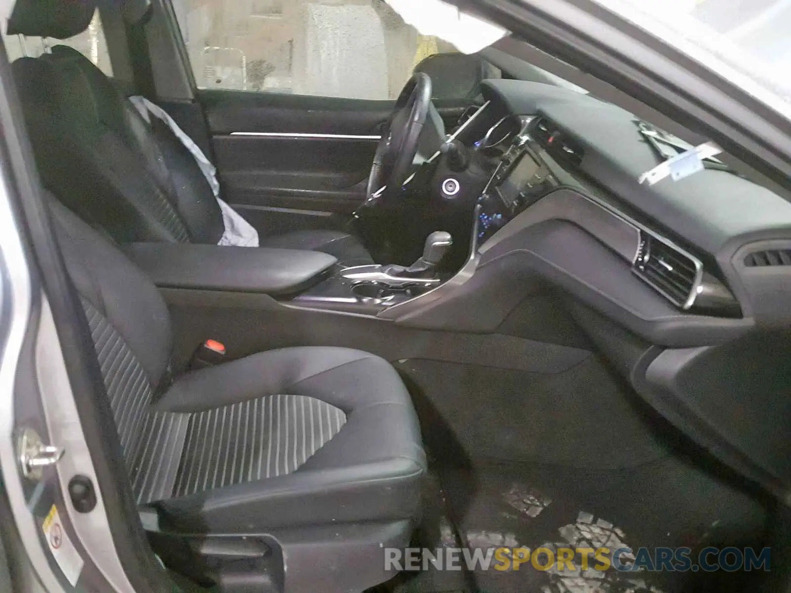 5 Photograph of a damaged car 4T1B11HK7KU739150 TOYOTA CAMRY 2019