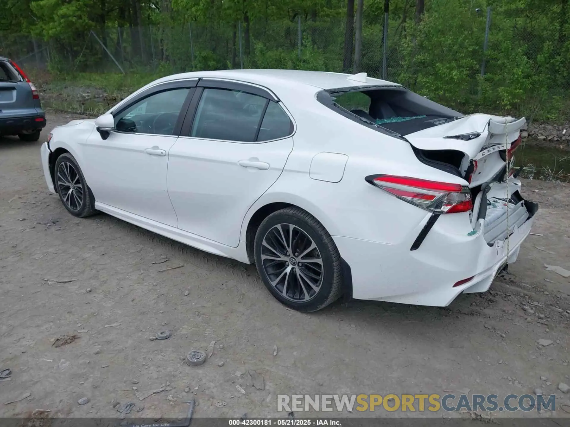 3 Photograph of a damaged car 4T1B11HK7KU746129 TOYOTA CAMRY 2019