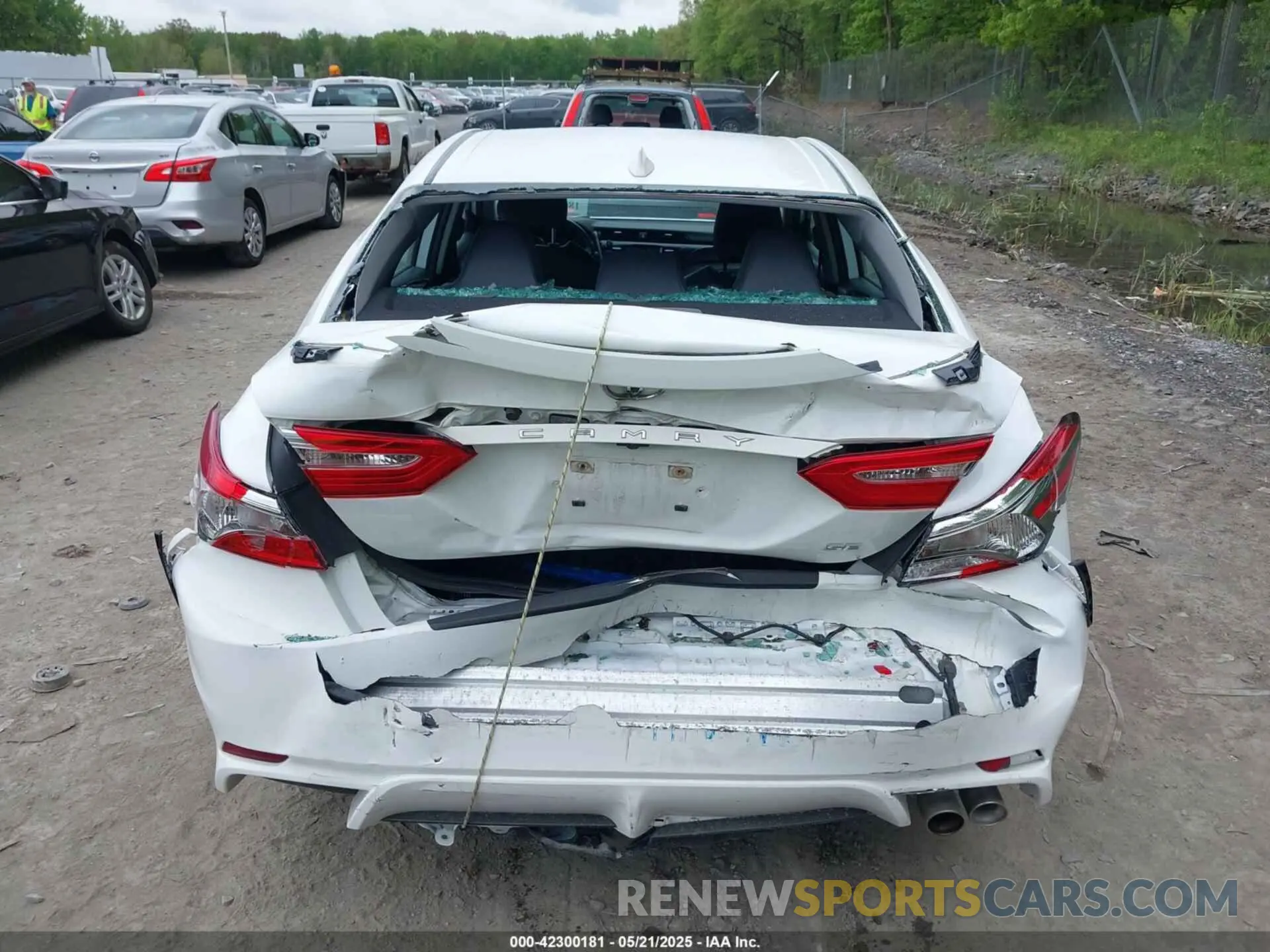 6 Photograph of a damaged car 4T1B11HK7KU746129 TOYOTA CAMRY 2019