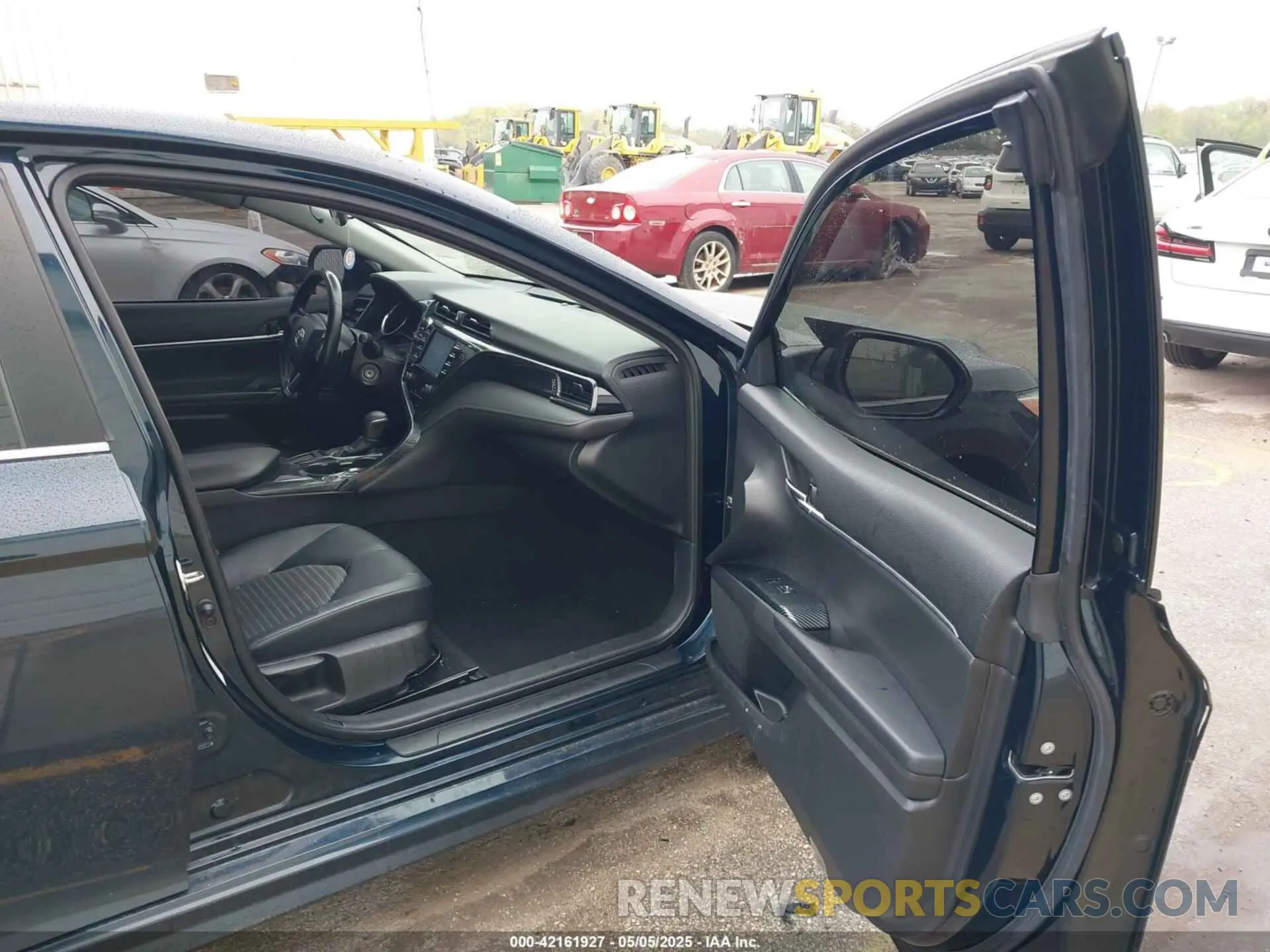 5 Photograph of a damaged car 4T1B11HK7KU748074 TOYOTA CAMRY 2019