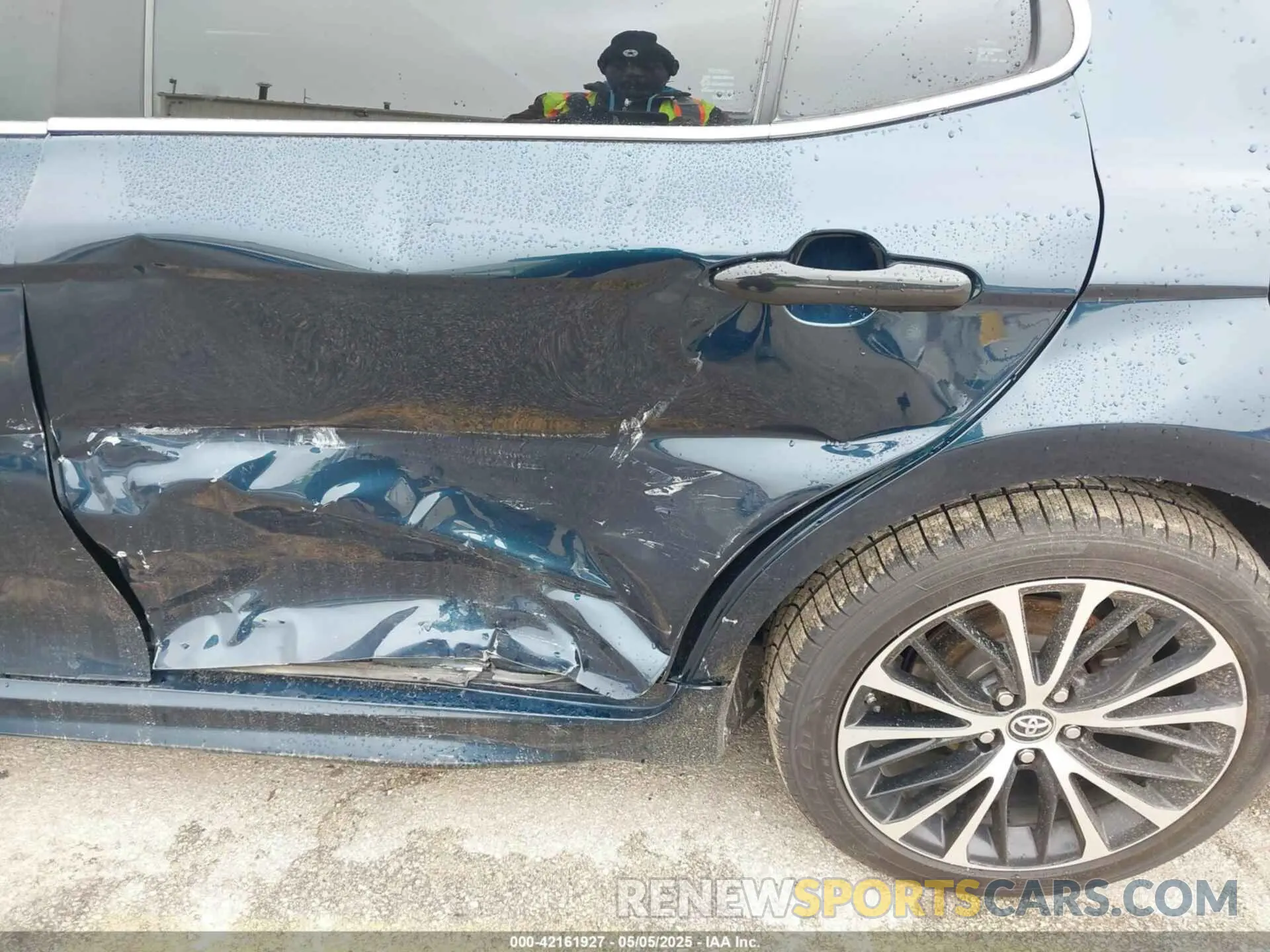 6 Photograph of a damaged car 4T1B11HK7KU748074 TOYOTA CAMRY 2019
