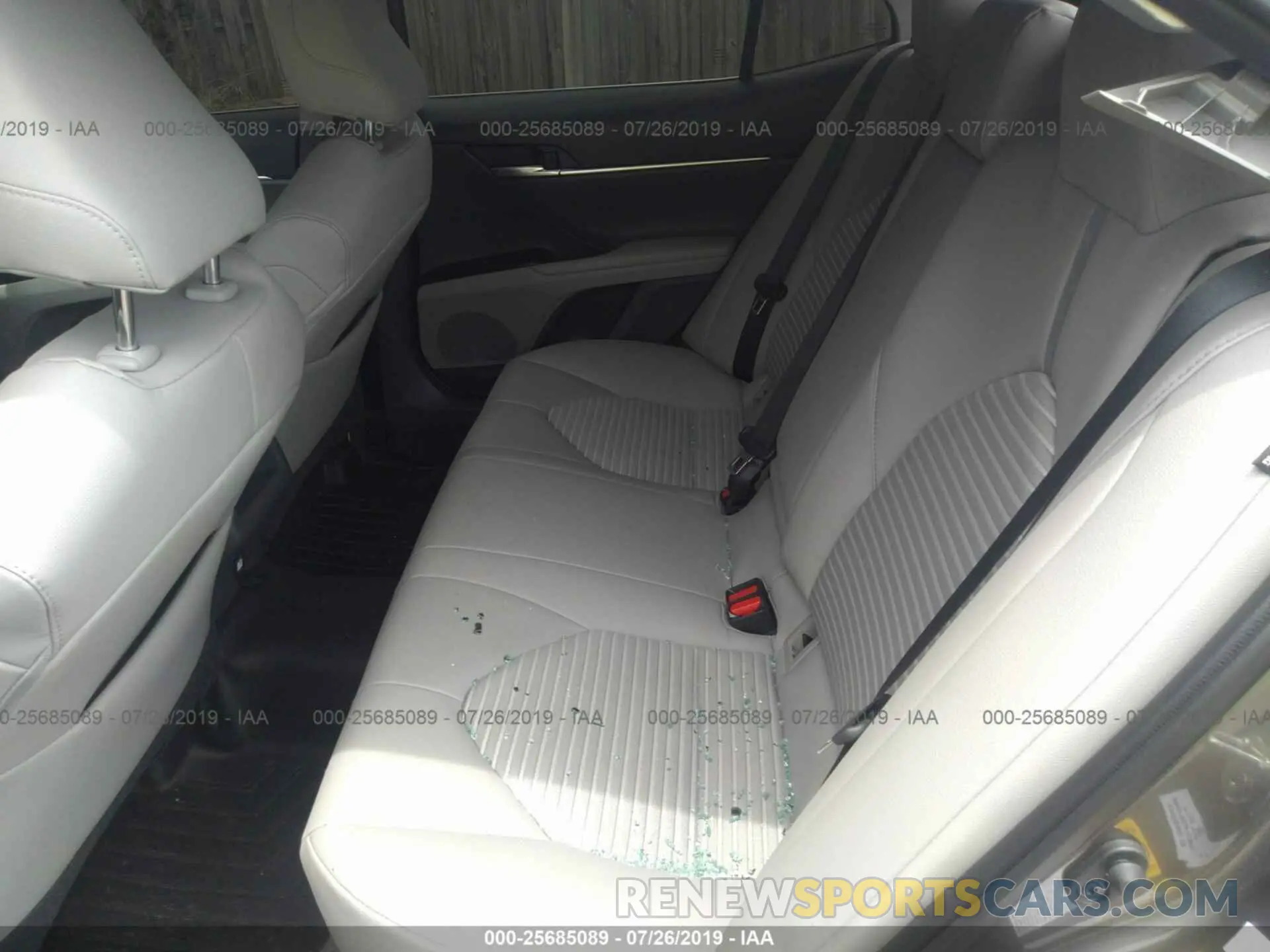 8 Photograph of a damaged car 4T1B11HK7KU754814 TOYOTA CAMRY 2019