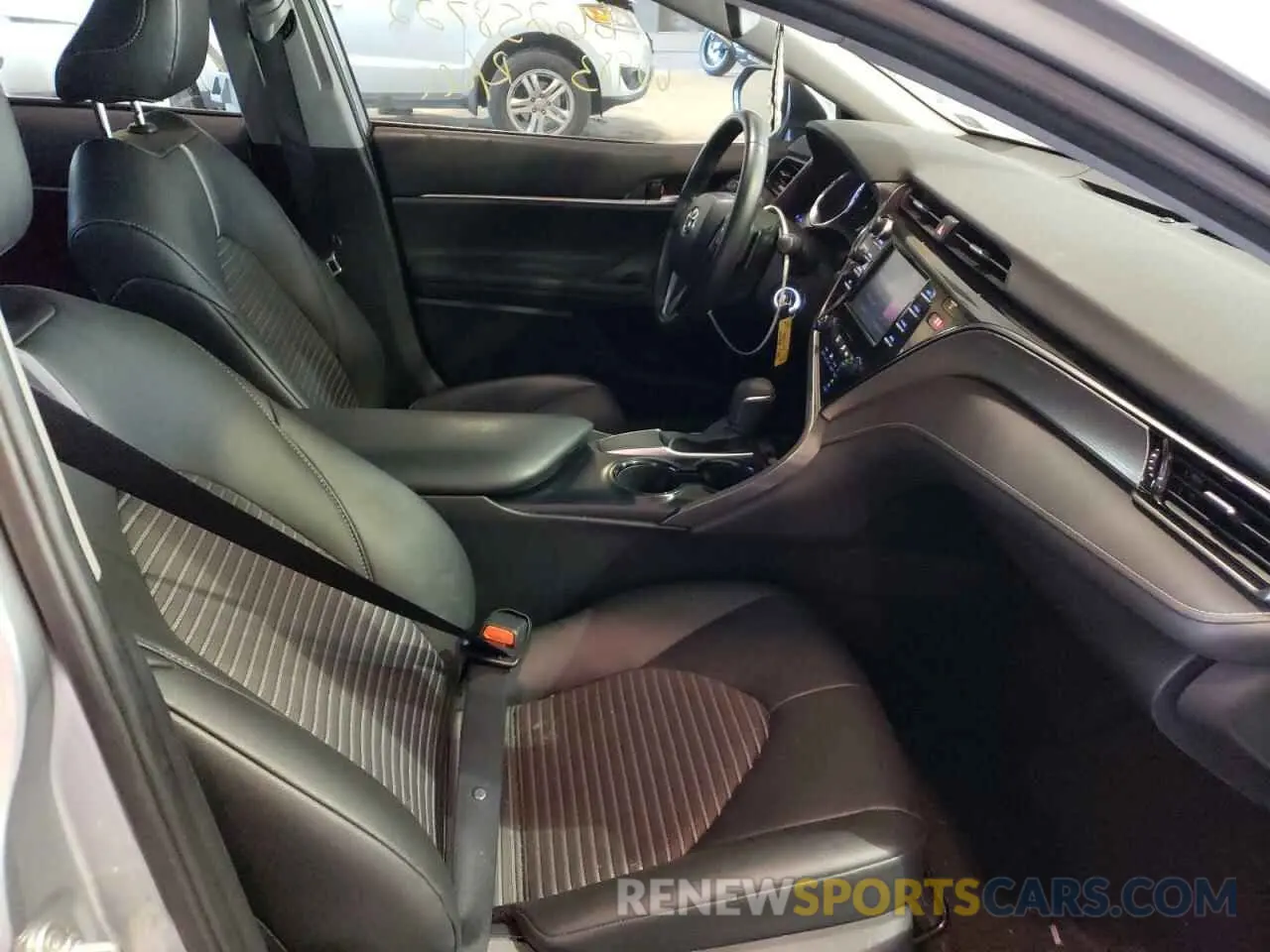 5 Photograph of a damaged car 4T1B11HK7KU767286 TOYOTA CAMRY 2019