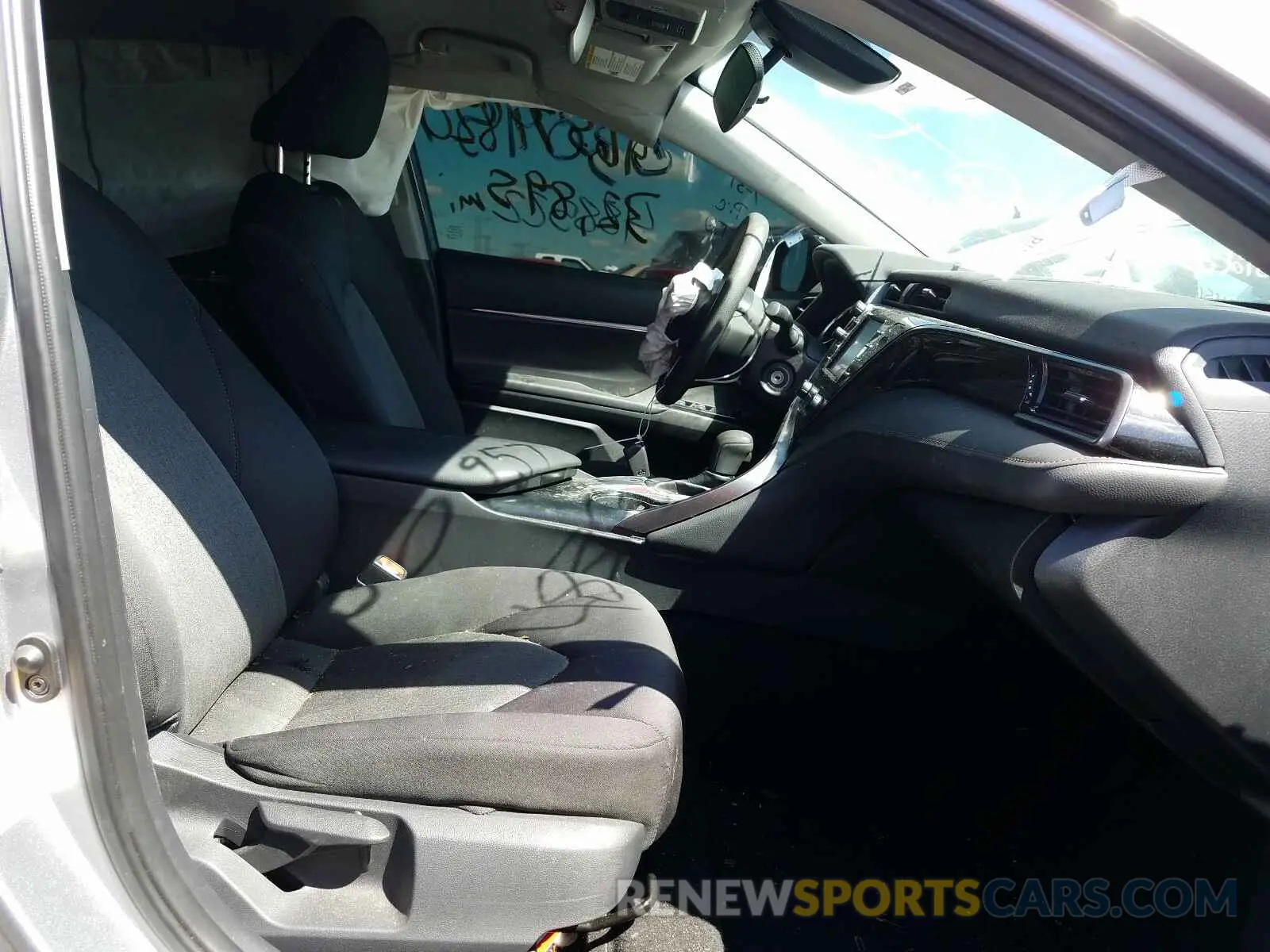 5 Photograph of a damaged car 4T1B11HK7KU769782 TOYOTA CAMRY 2019